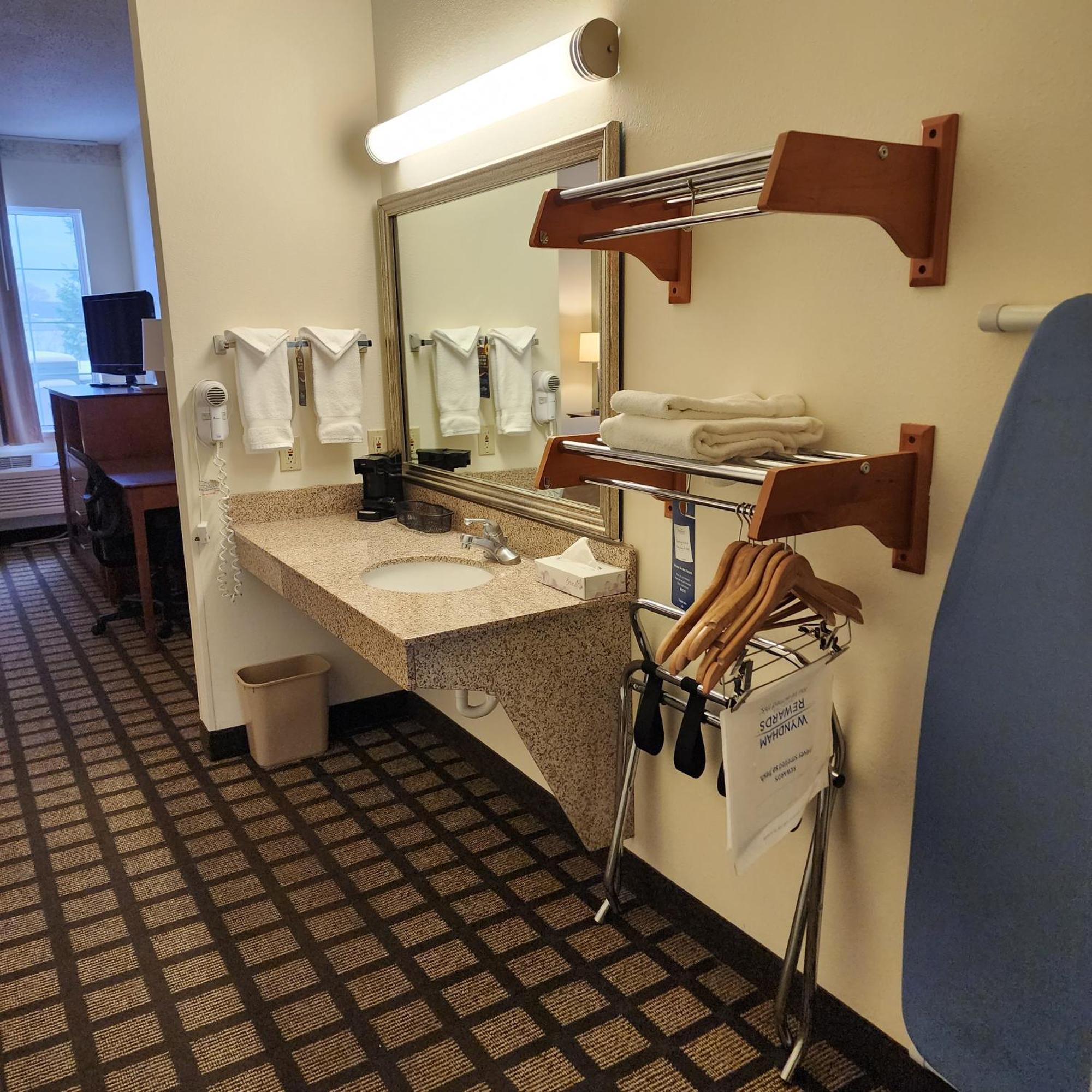 Queen Room Disability Access or Non-Smoking