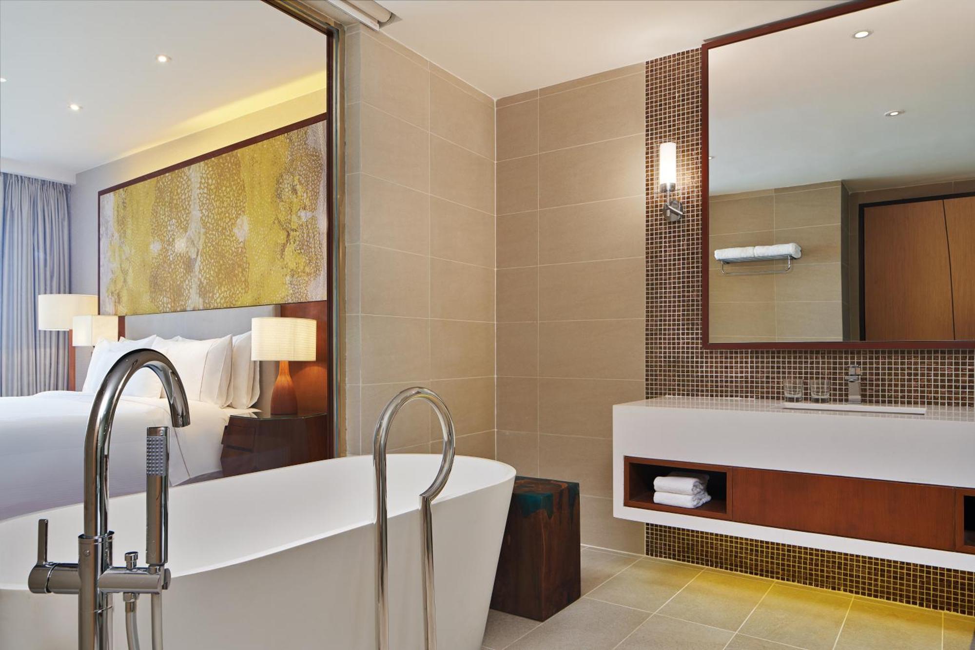 1 King Bed Garden View Guest Room