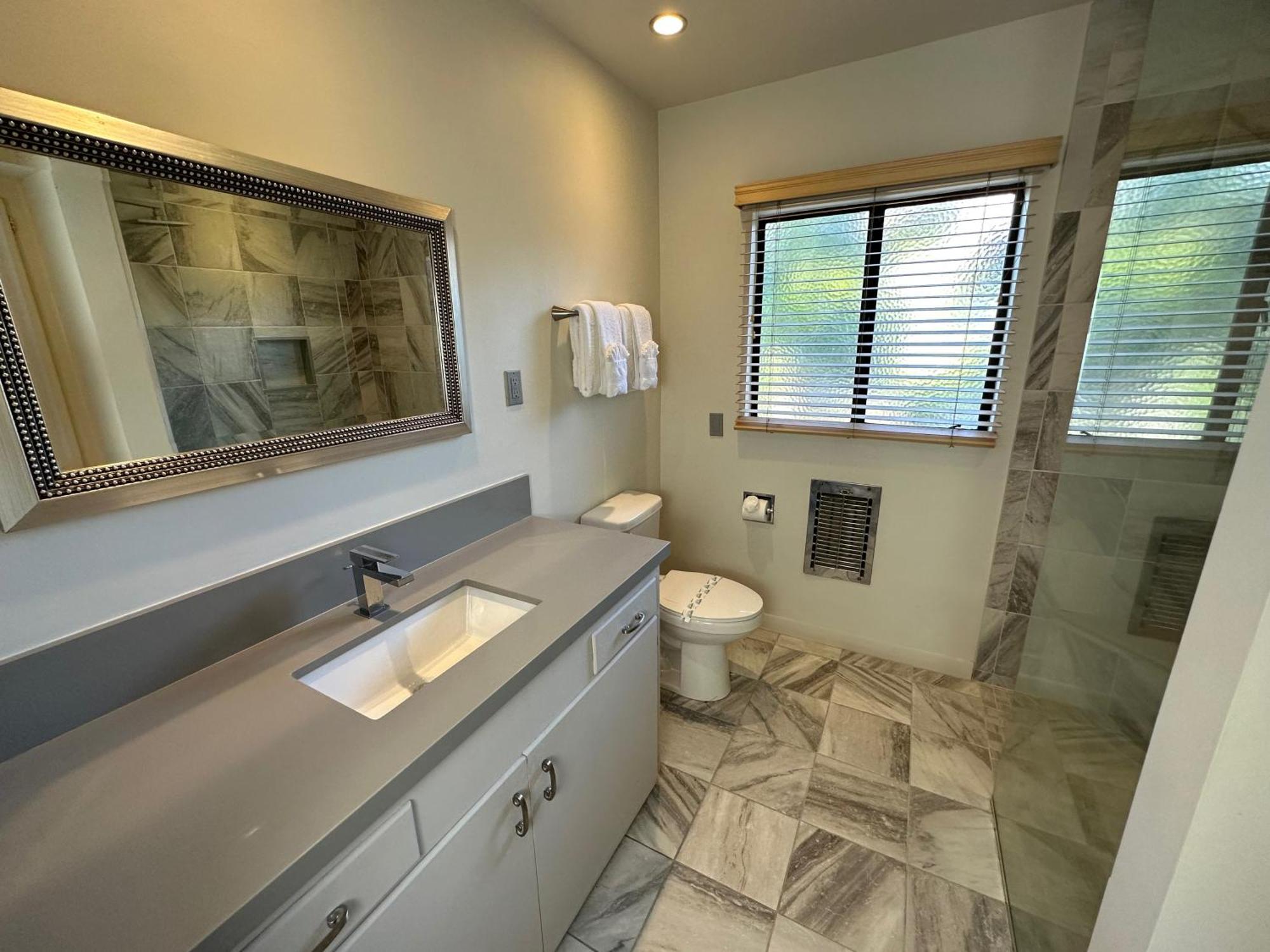 One-Bedroom Deluxe Suite Men Only