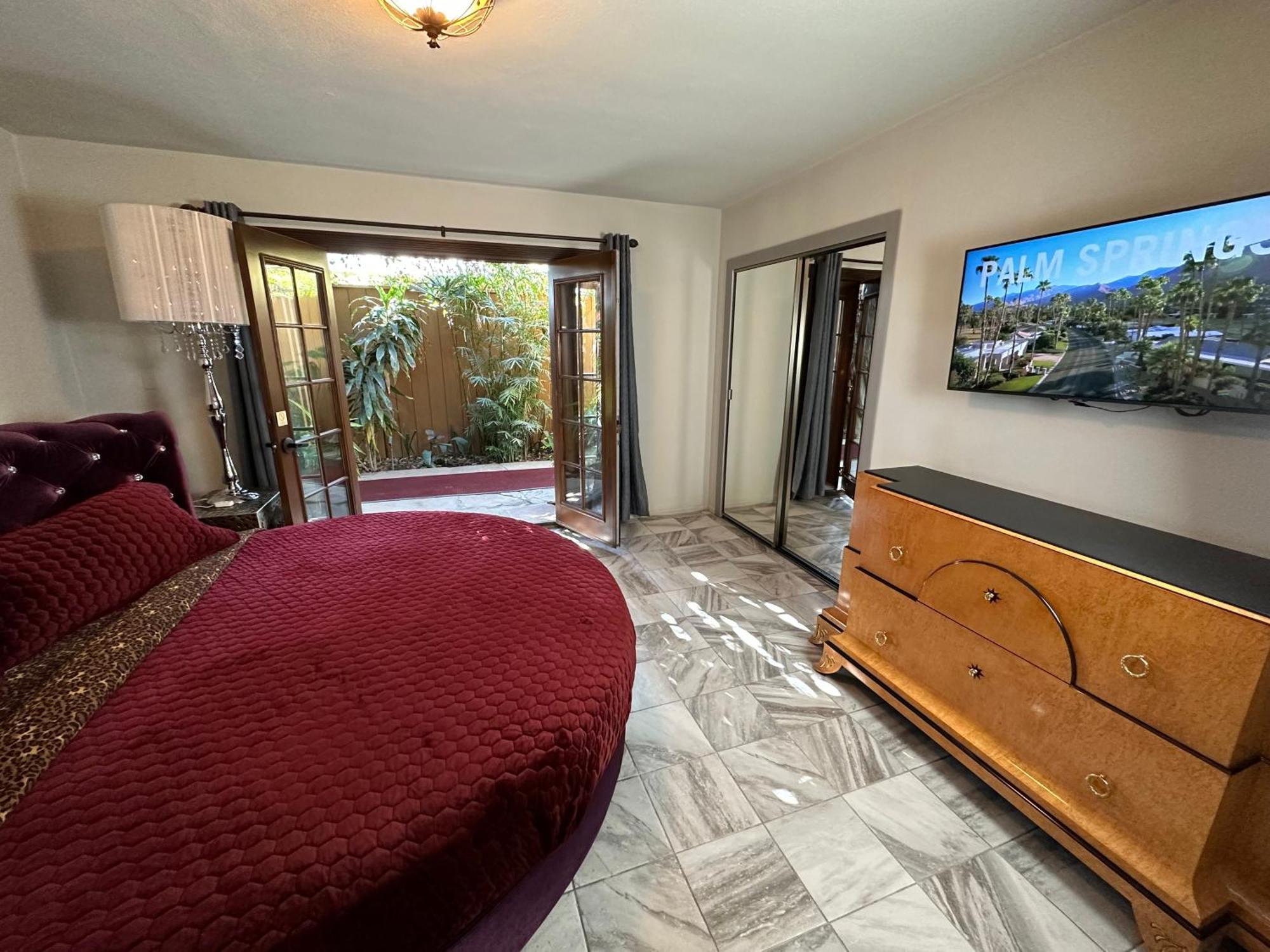 One-Bedroom Deluxe Suite Men Only
