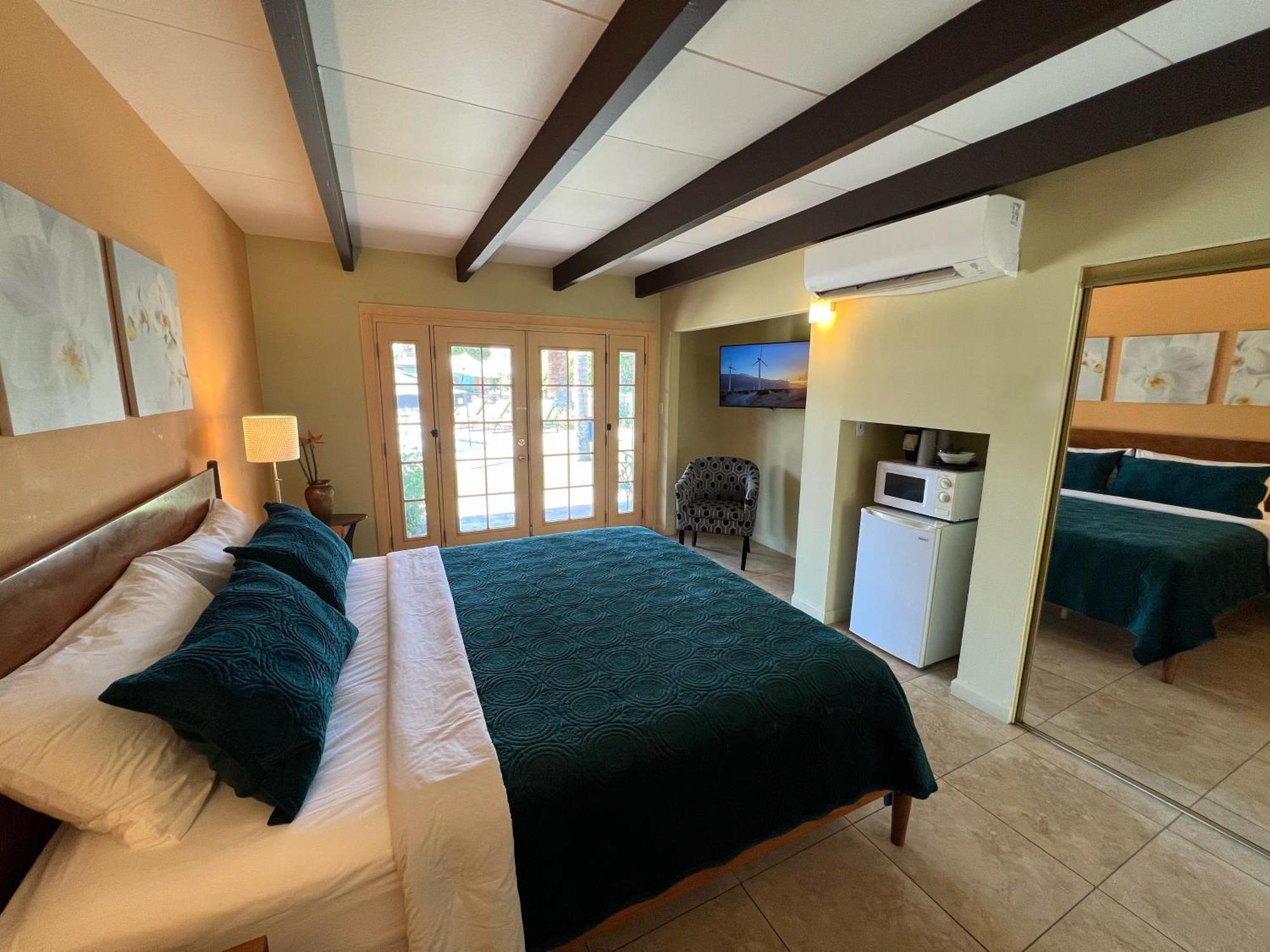 Standard King Room Men Only
