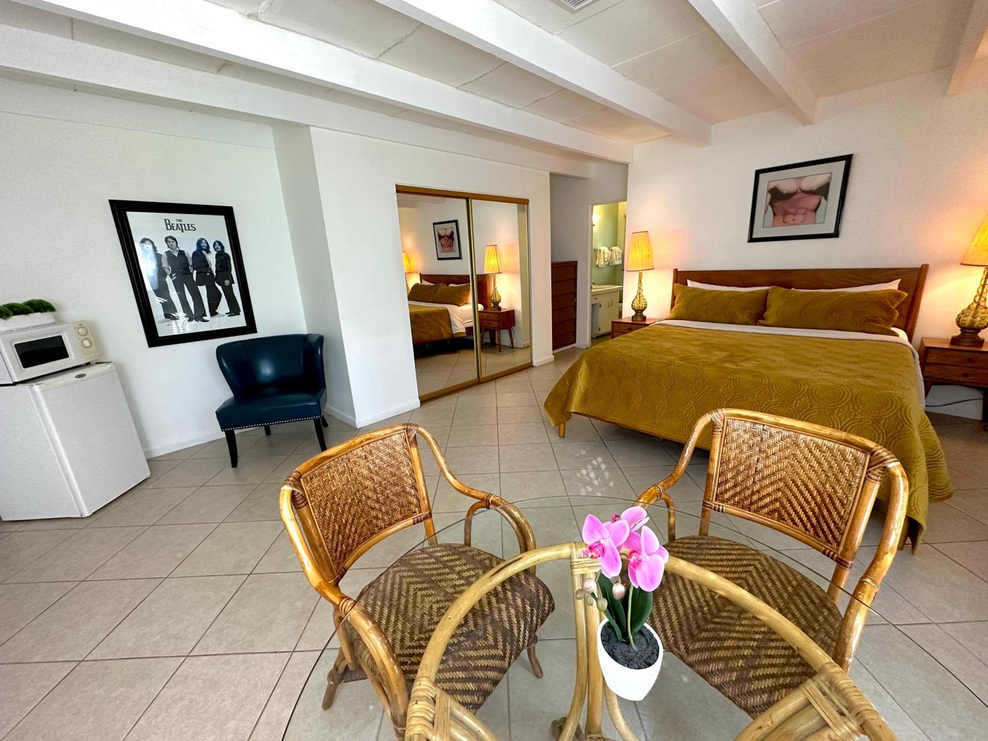 Standard King Room Men Only