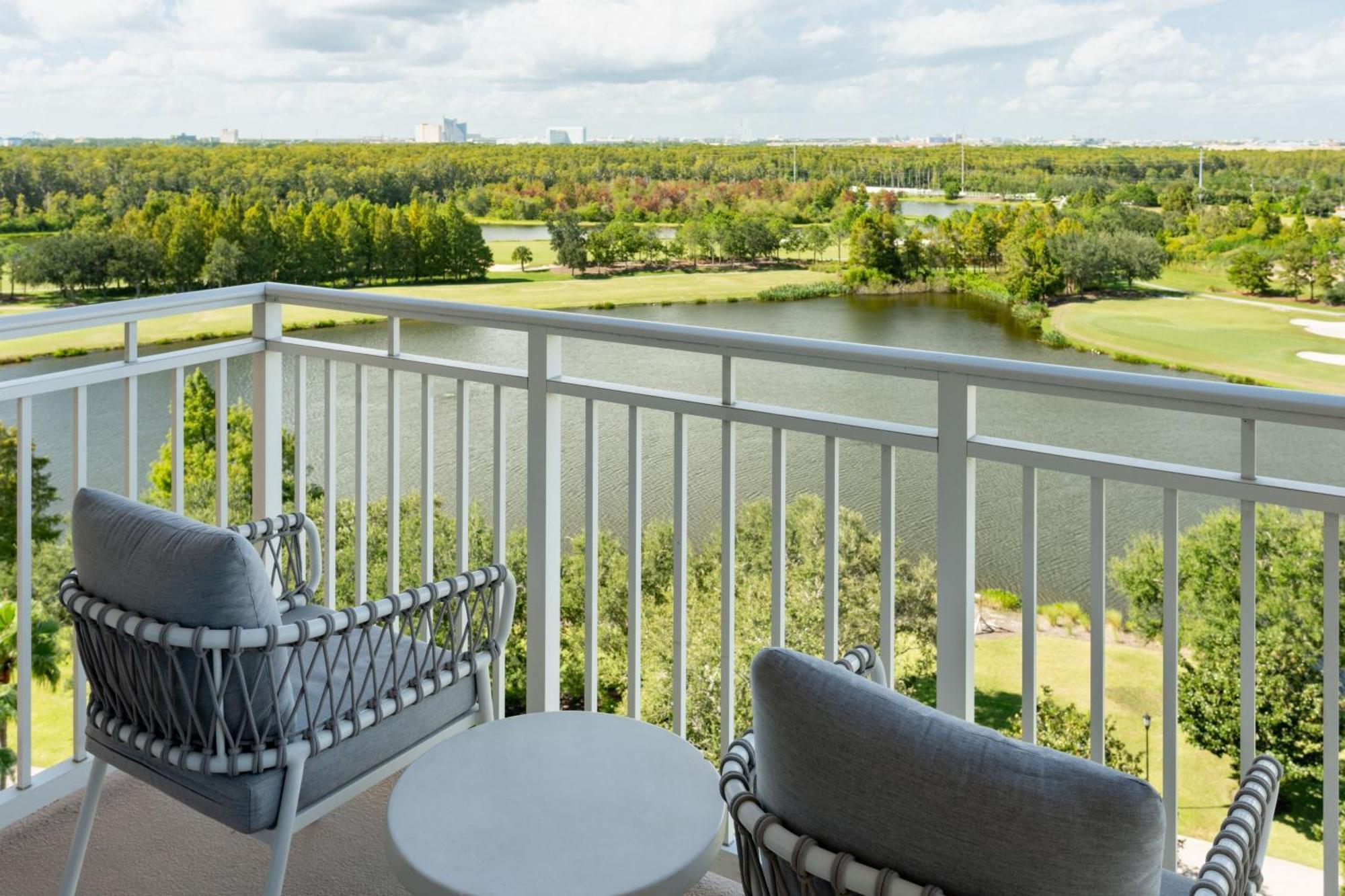 Club Lounge Access 2 Queen Beds Lake View Guest Room