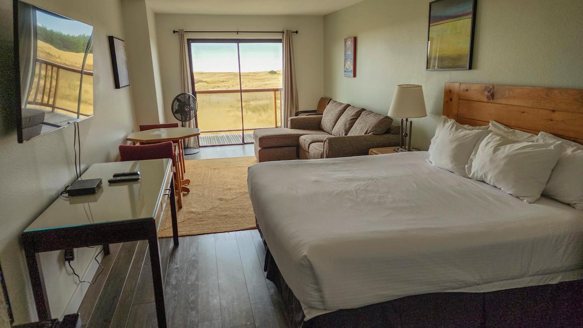 Premium Class Hotel Room Model Top Floor Ocean View Balcony Non Pet Friendly