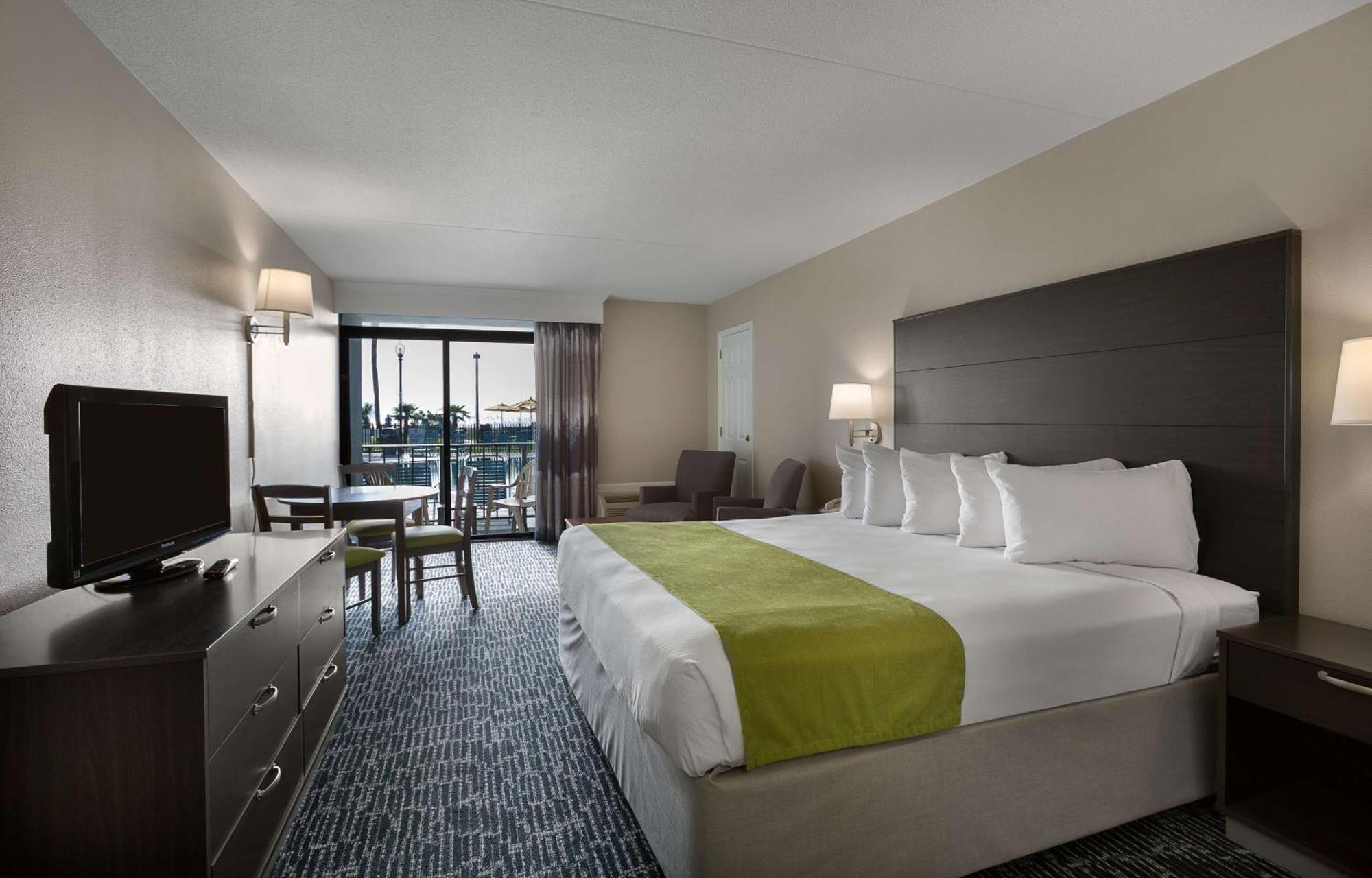 King Room Balcony Ocean Front or Non-Smoking