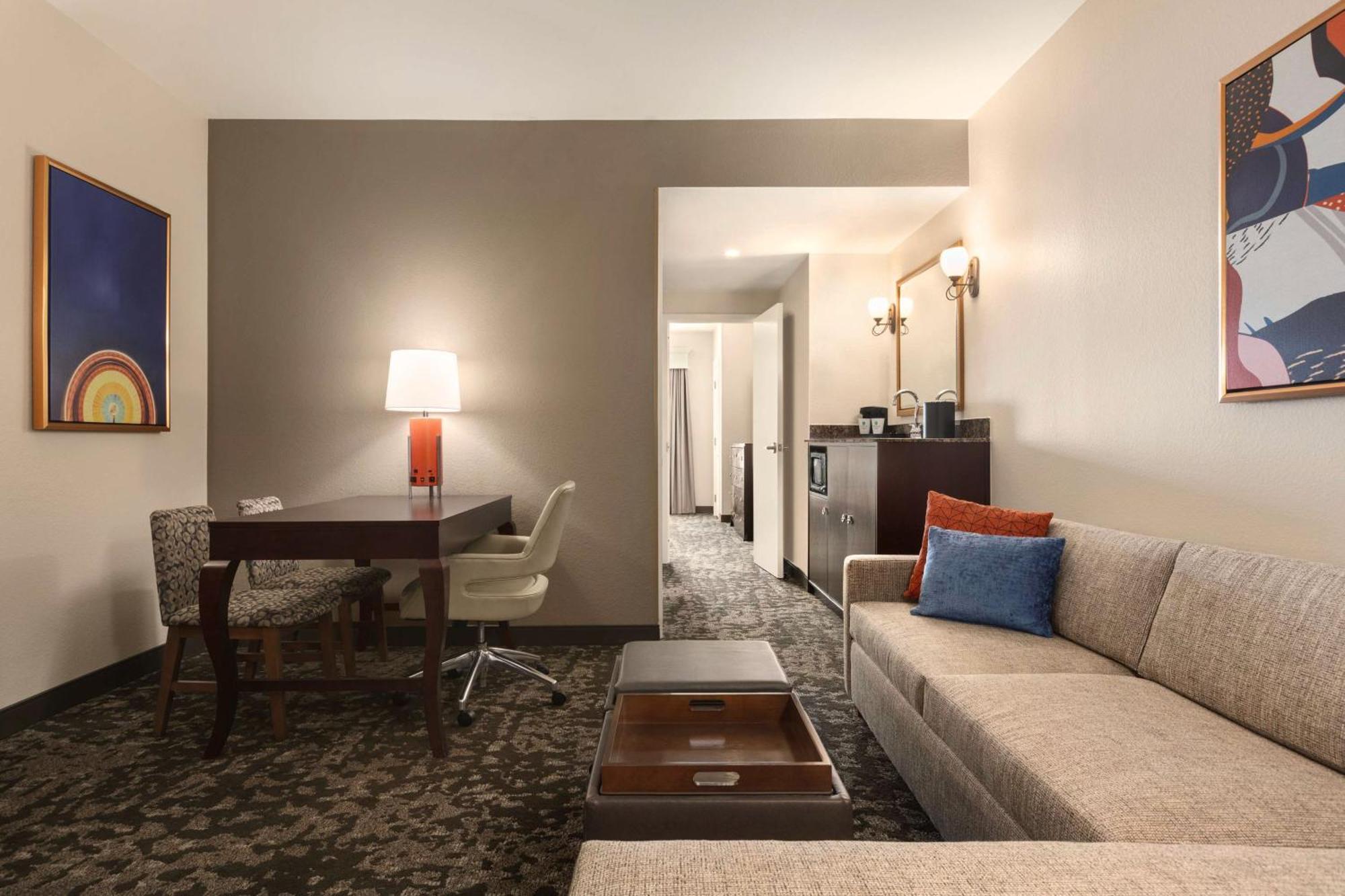 Suite Two Queen Beds Non-Smoking