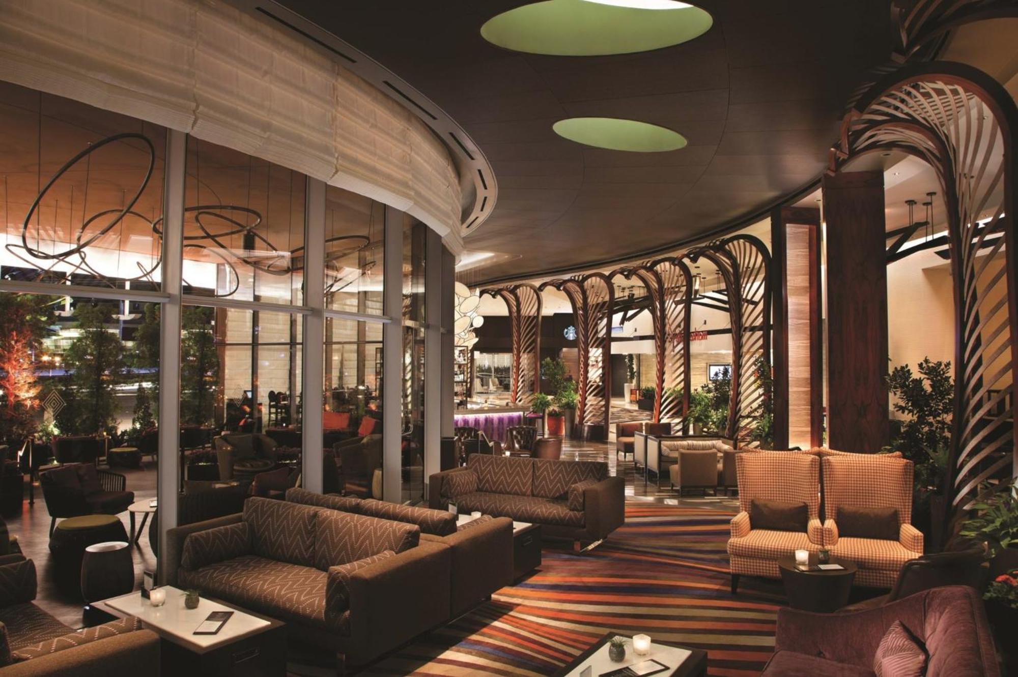 King Suite Pool View