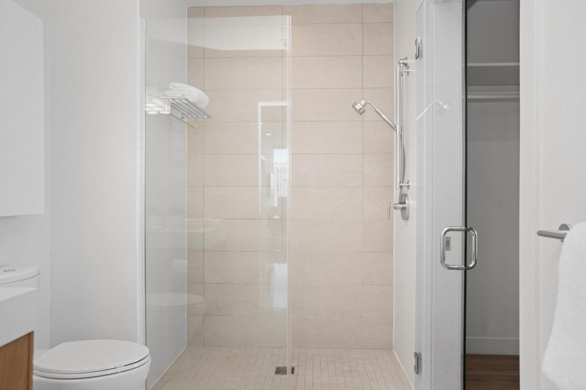 One Bedroom Suite & Office