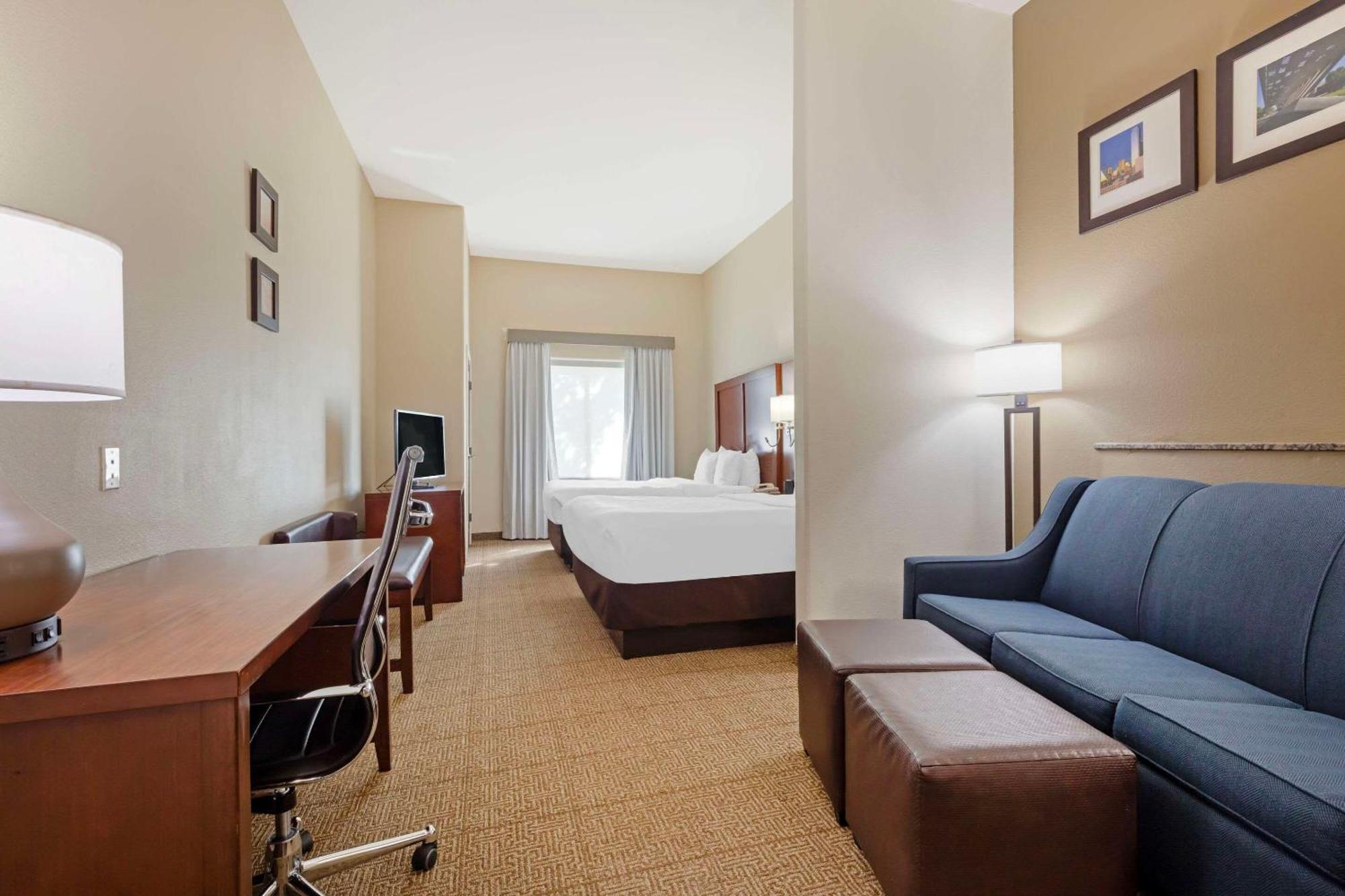 Queen Suite Disability Access or Non-Smoking