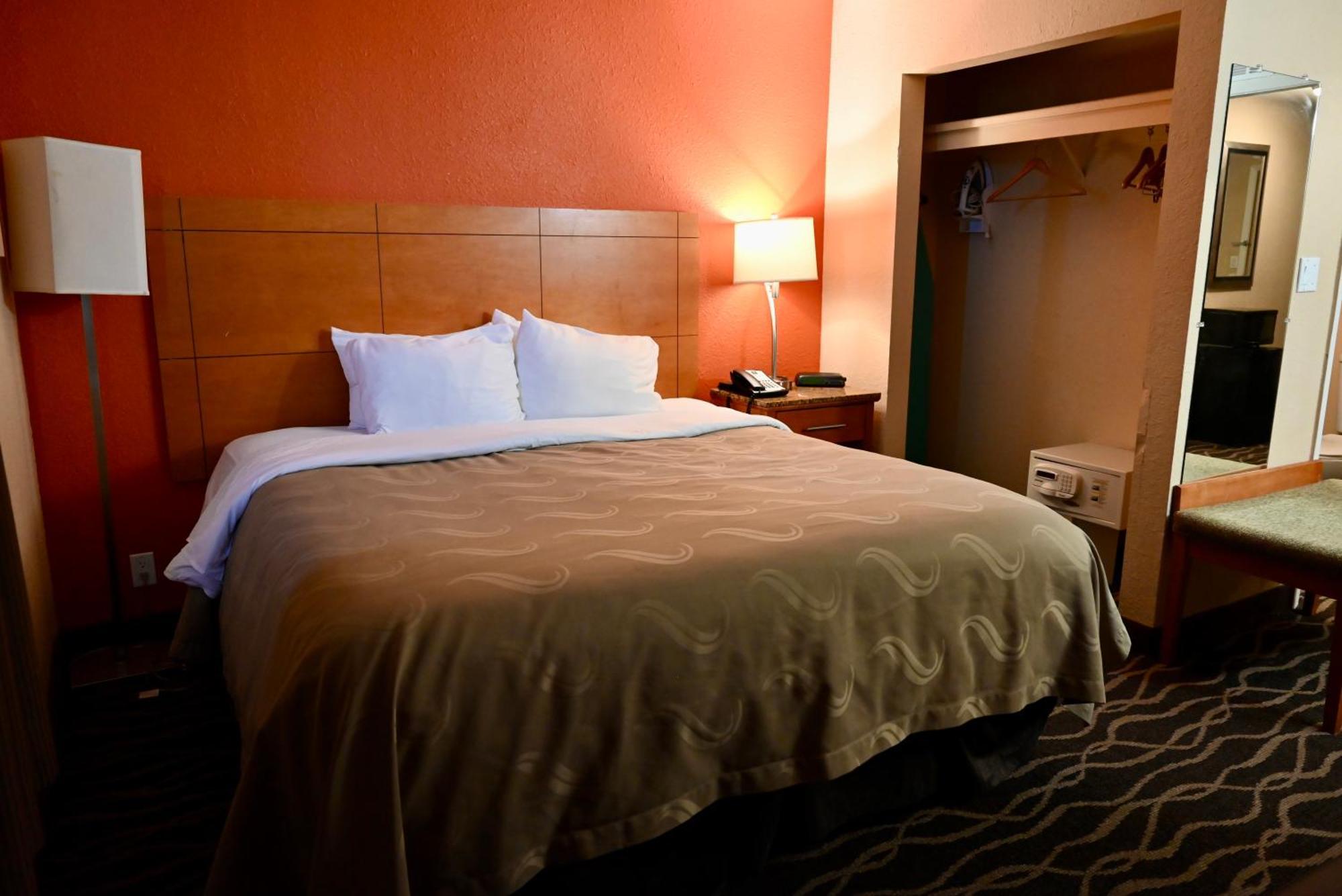Two-Bedroom Suite Two King Beds