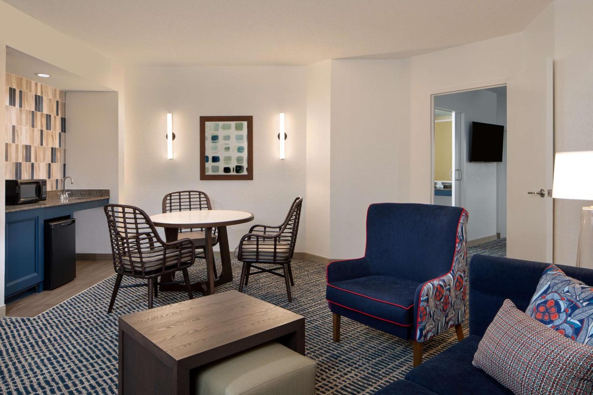 One-Bedroom King Suite Hearing Access