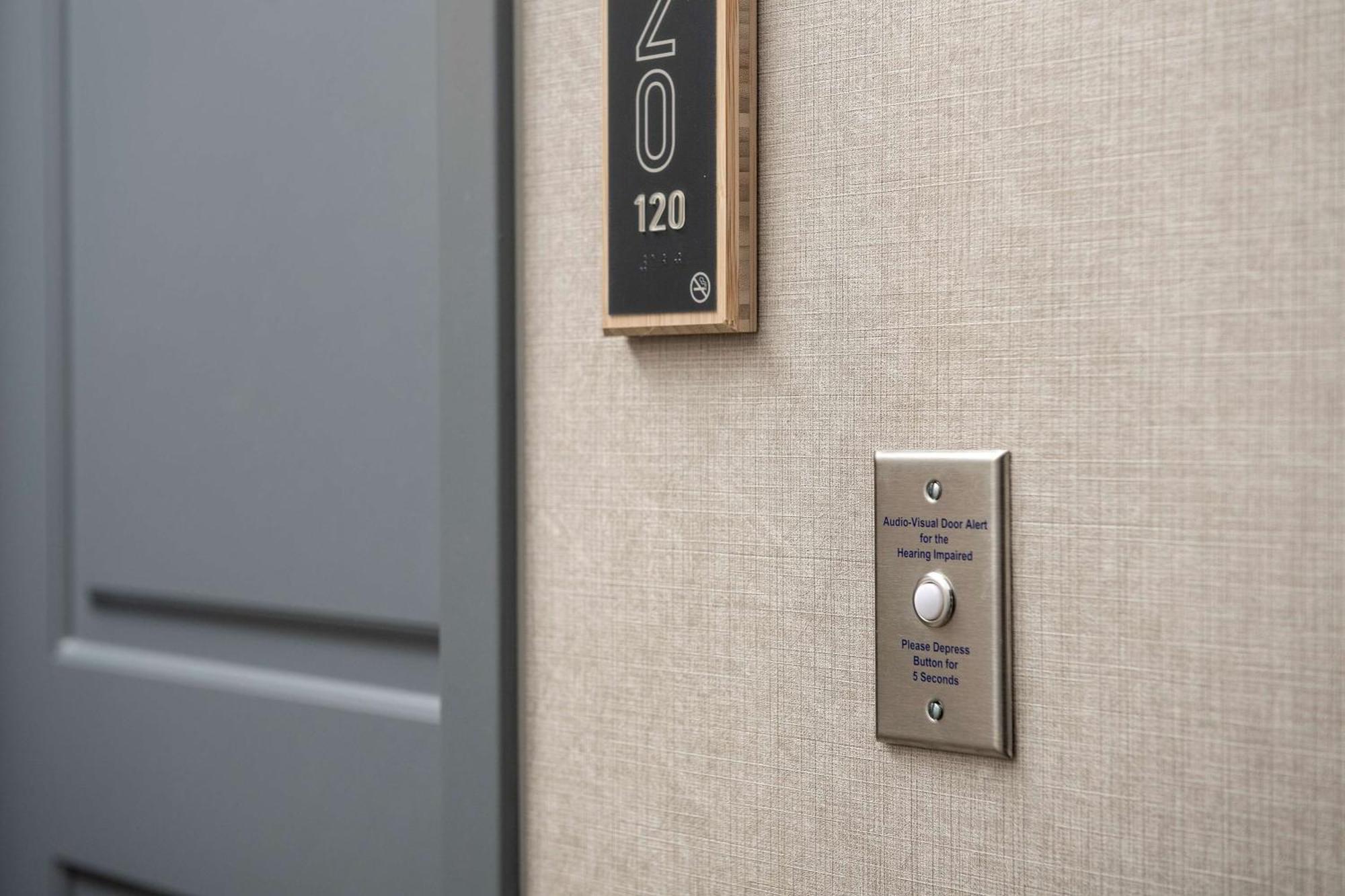 King Studio Suite Hearing Access