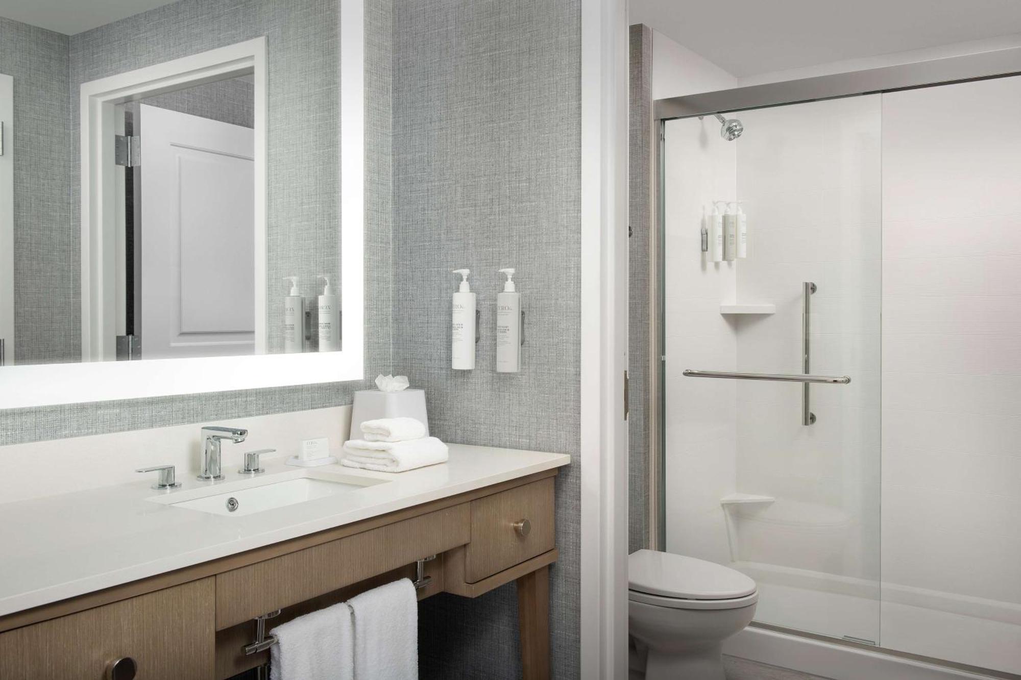 Queen Suite Partial Gulf View
