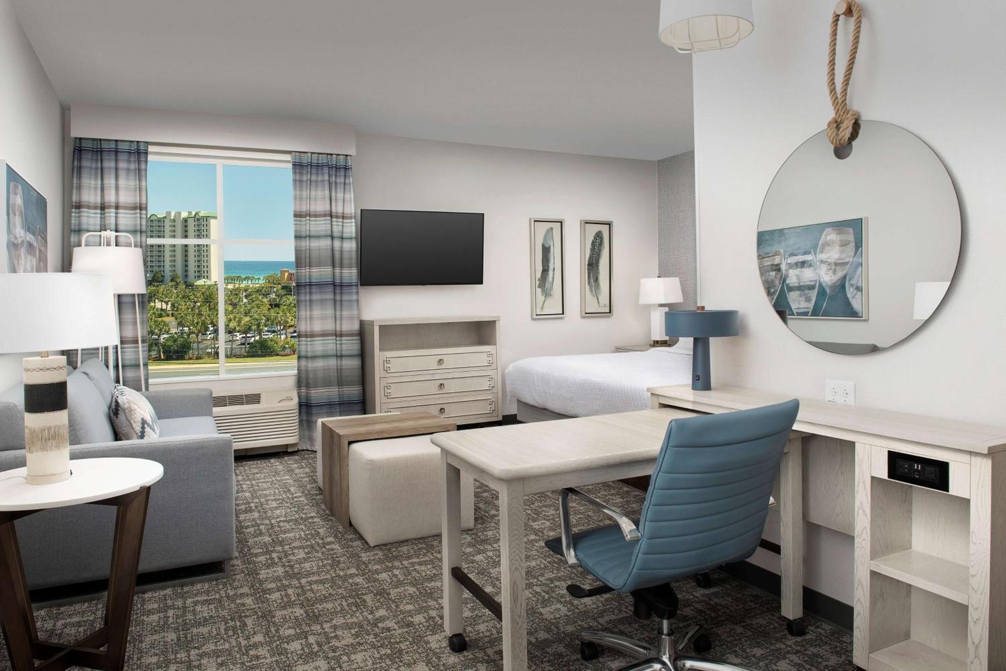 King Studio Partial Gulf View