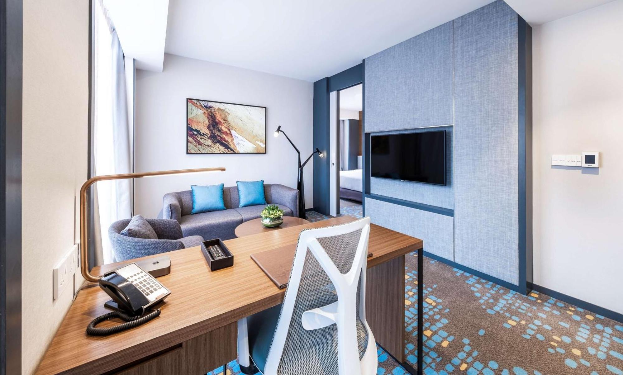 Deluxe King Suite