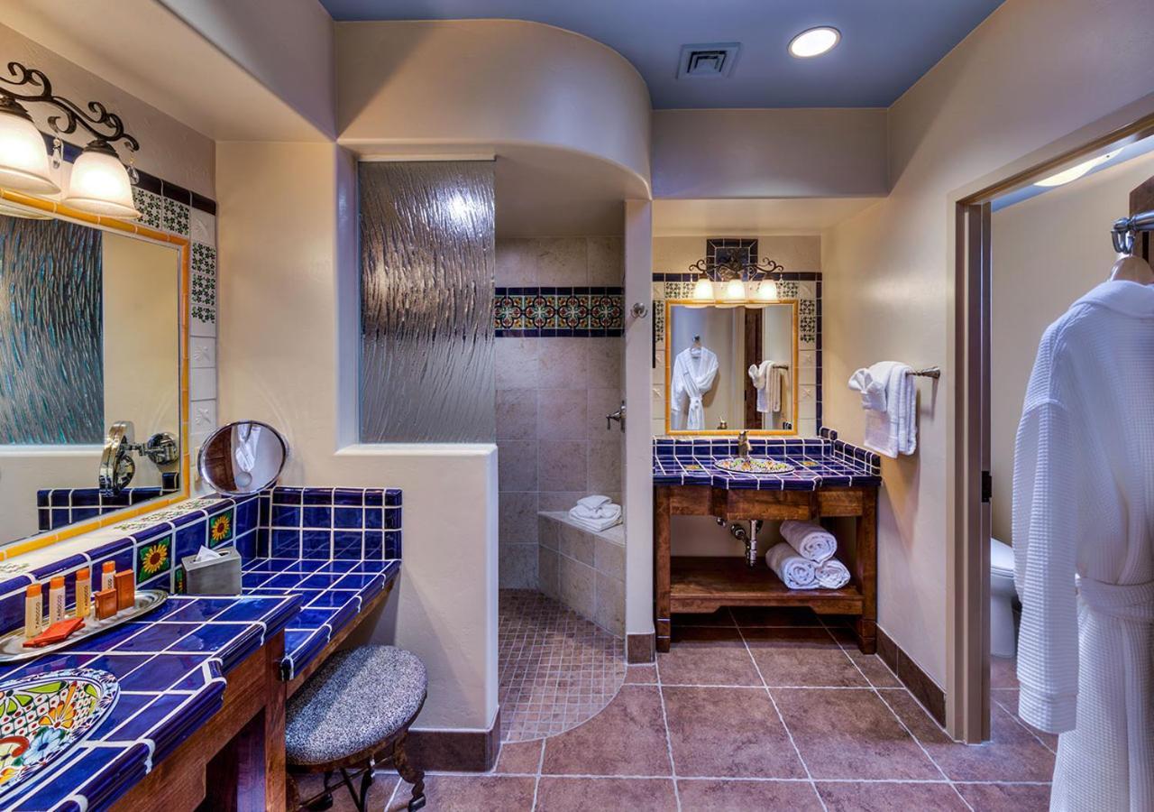 Sonoran King Mountain View Outside Shower