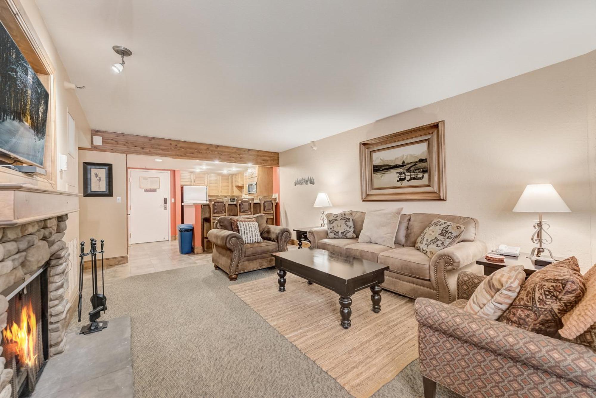 1 Bedroom Condominium