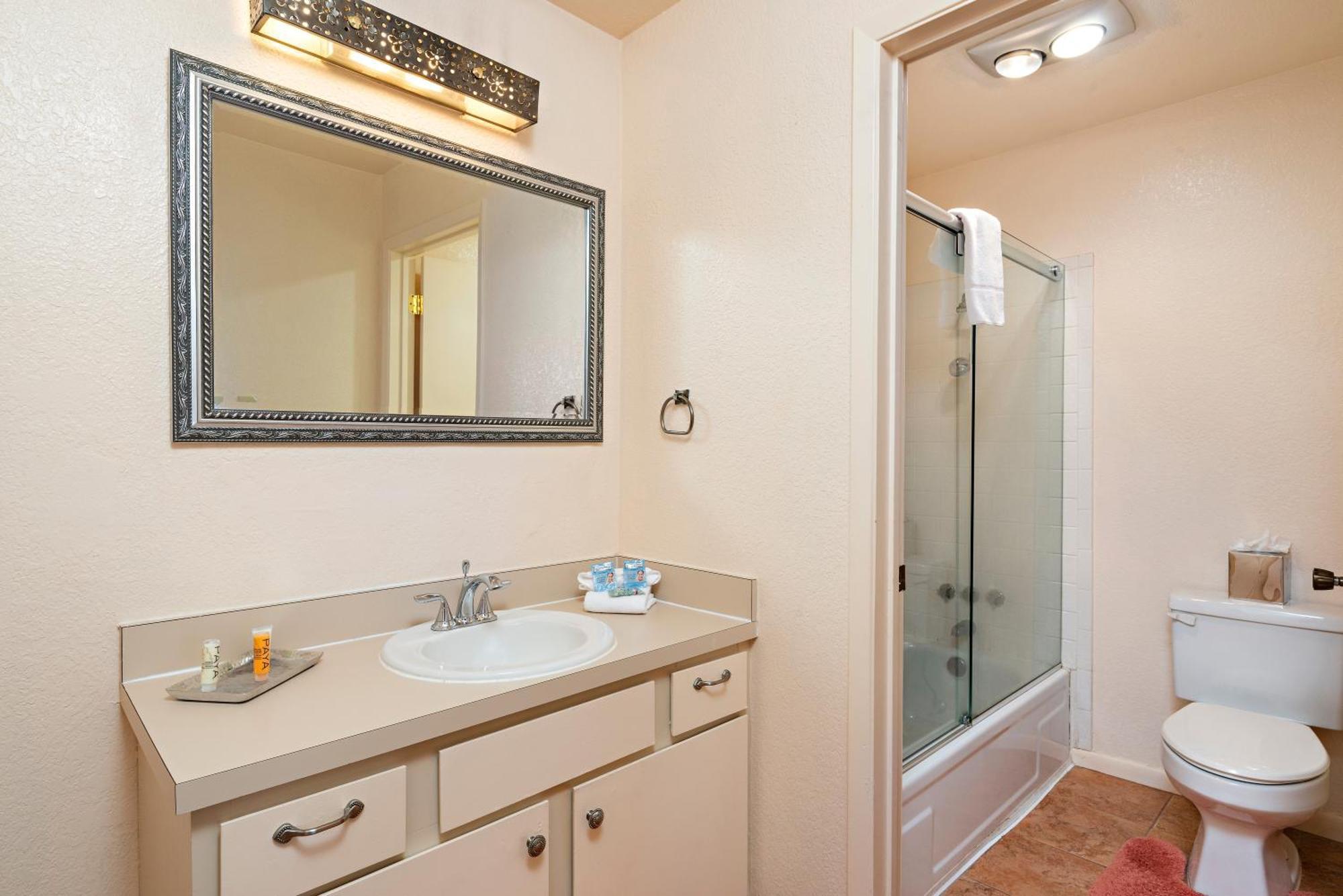 1 Bedroom Condominium
