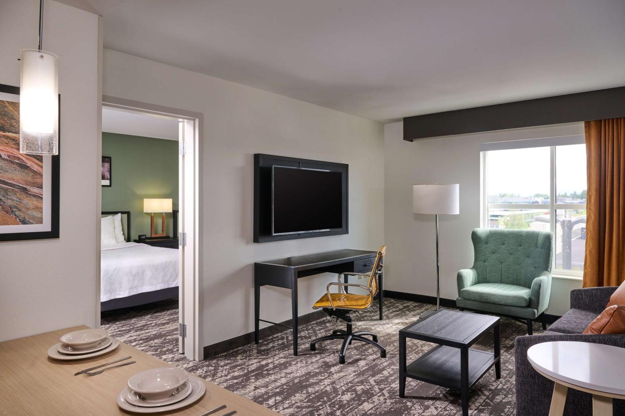 One-Bedroom King Suite Non-Smoking