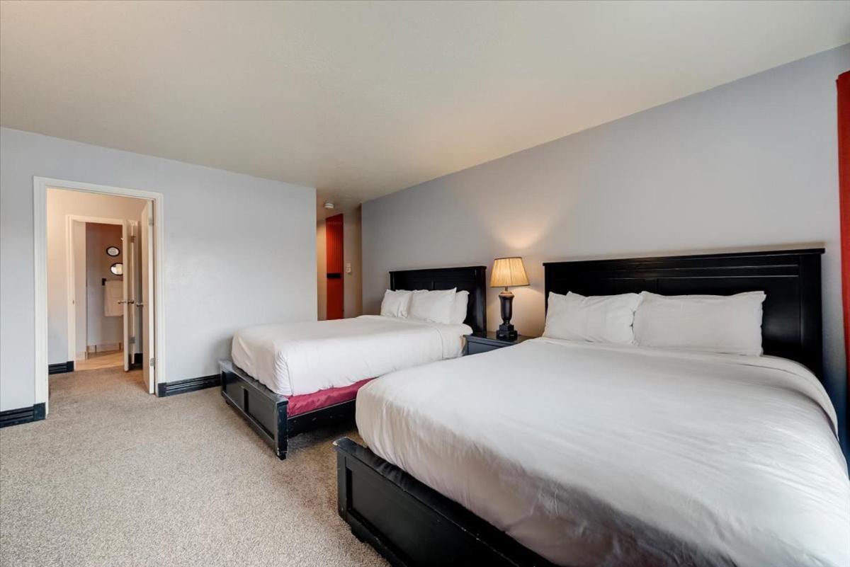 4 Bedroom Condominium