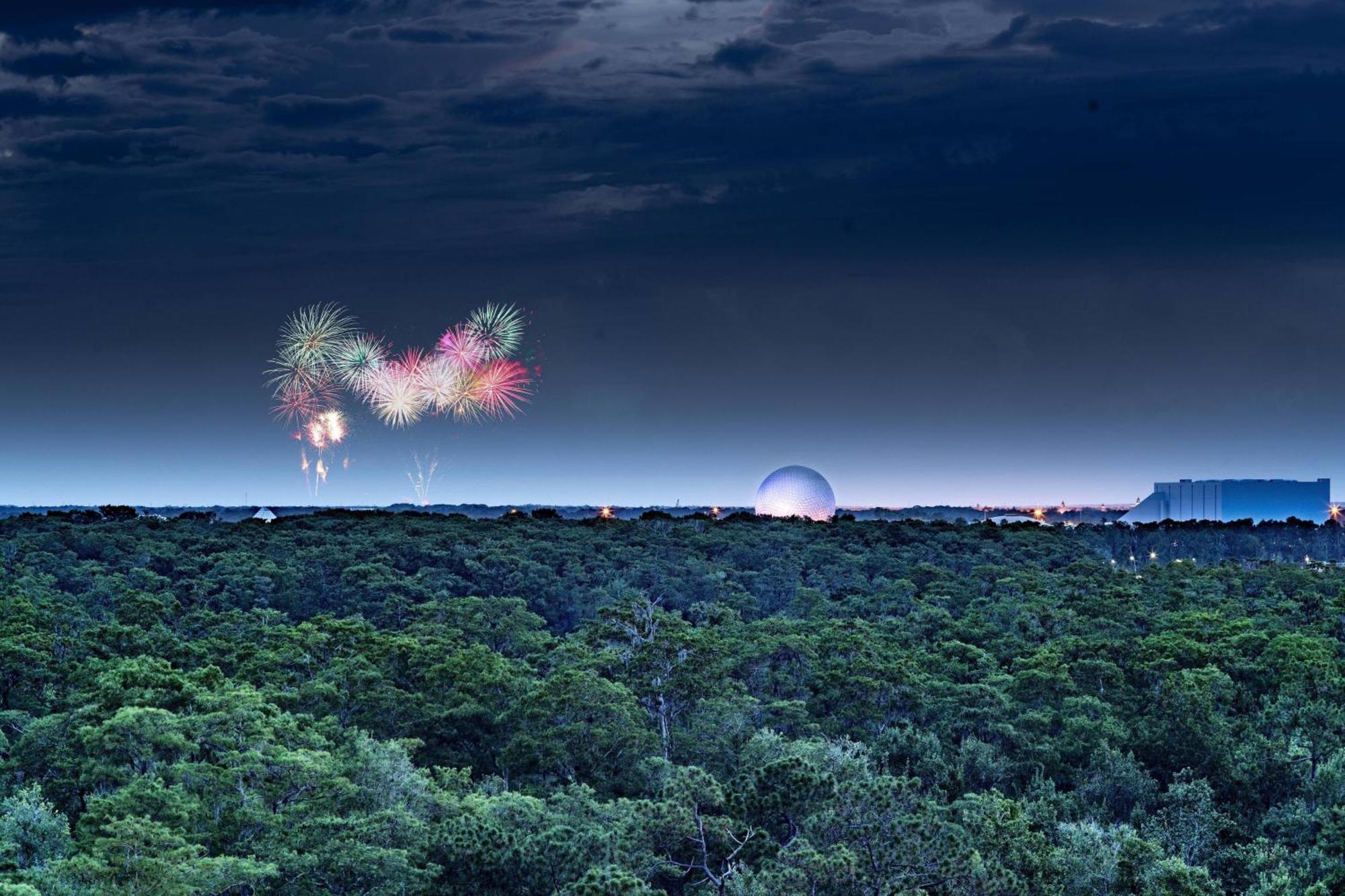 Disney FIrework View Guest room 2 Queen