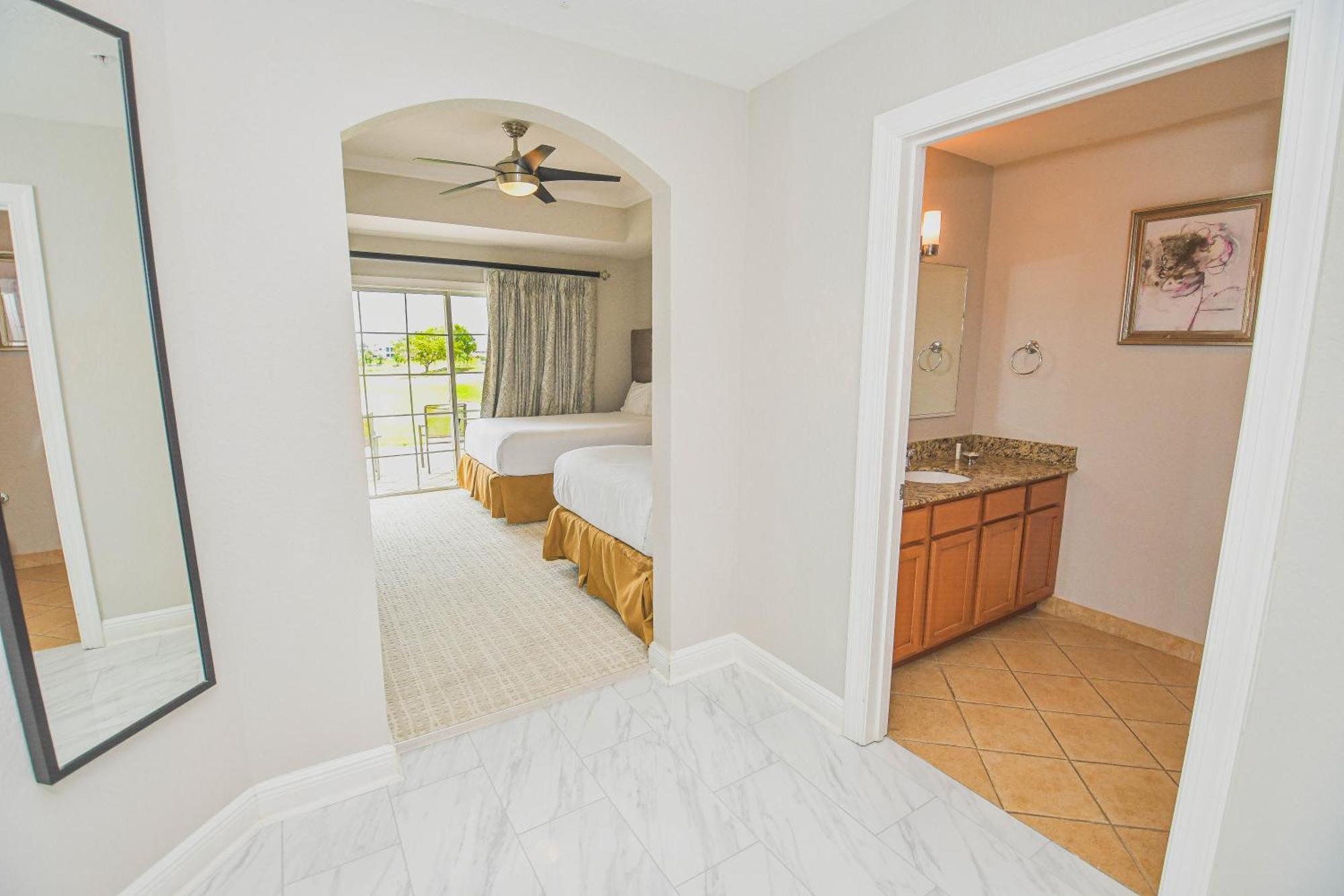 Three-Bedroom Villa 2 Baths Waterpark Access