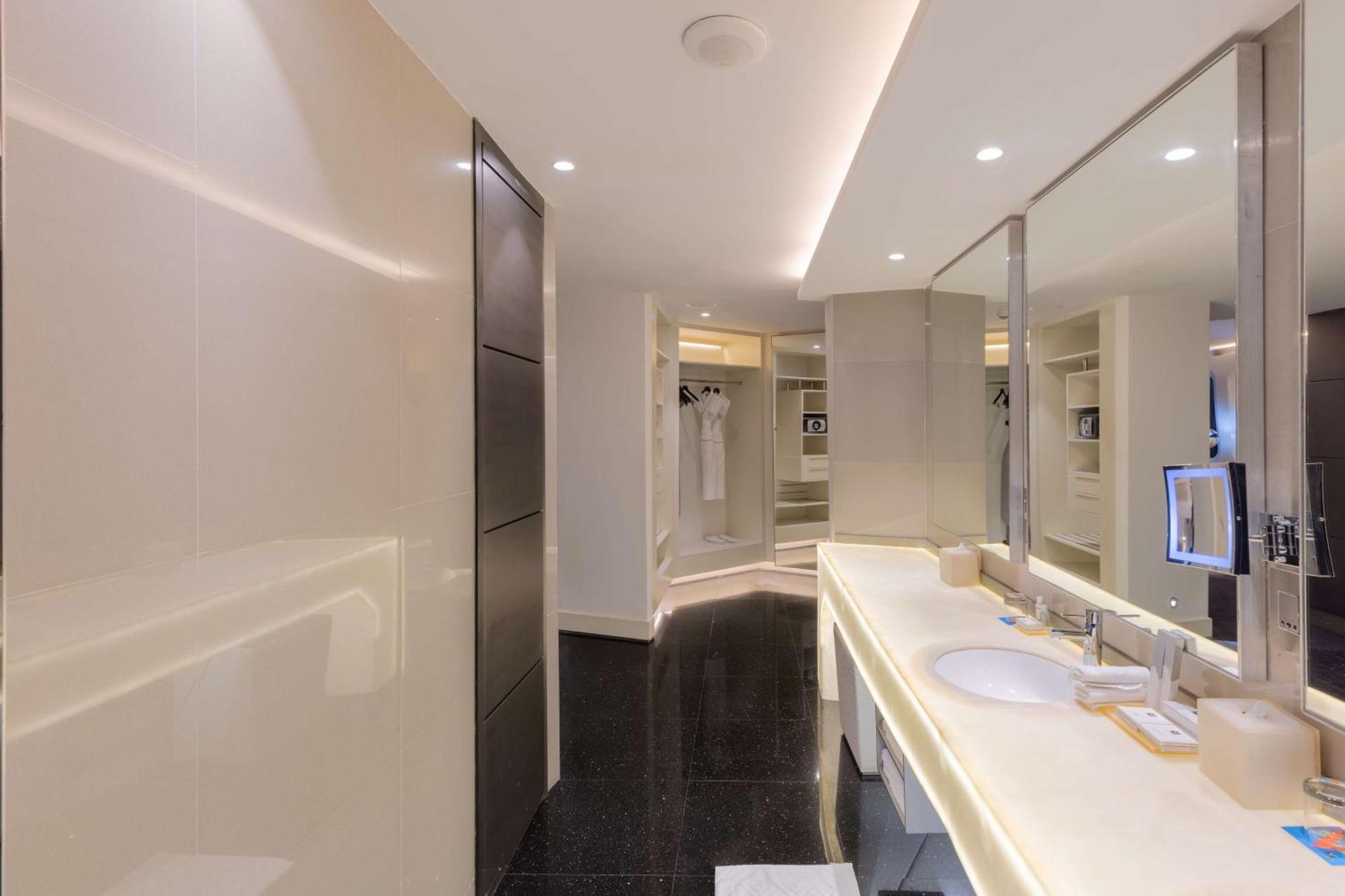 Apartament typu Mega Suite z łóżkiem typu king-size
