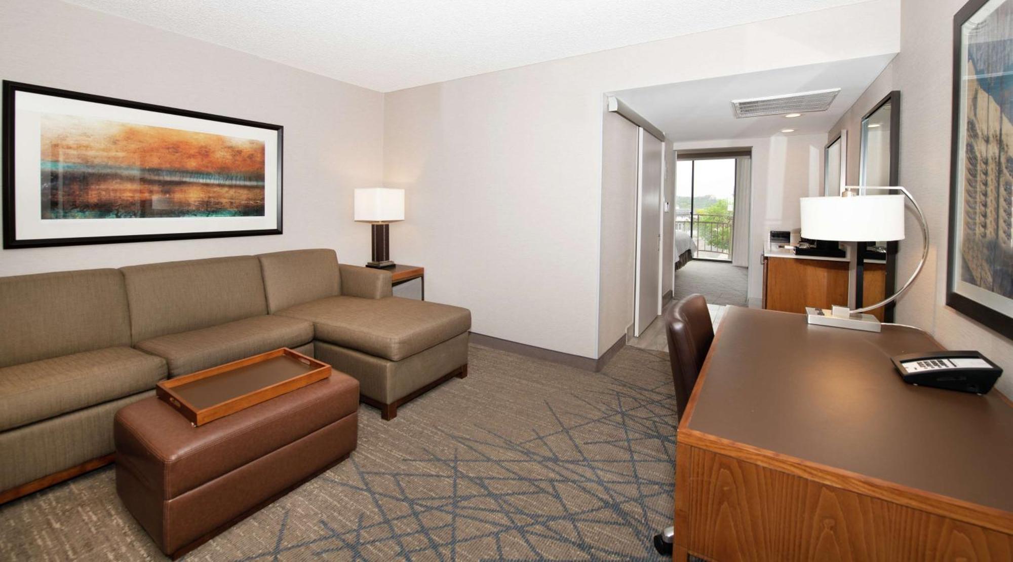 King Suite Accessible Tub Mobility Hearing Access or Non-Smoking