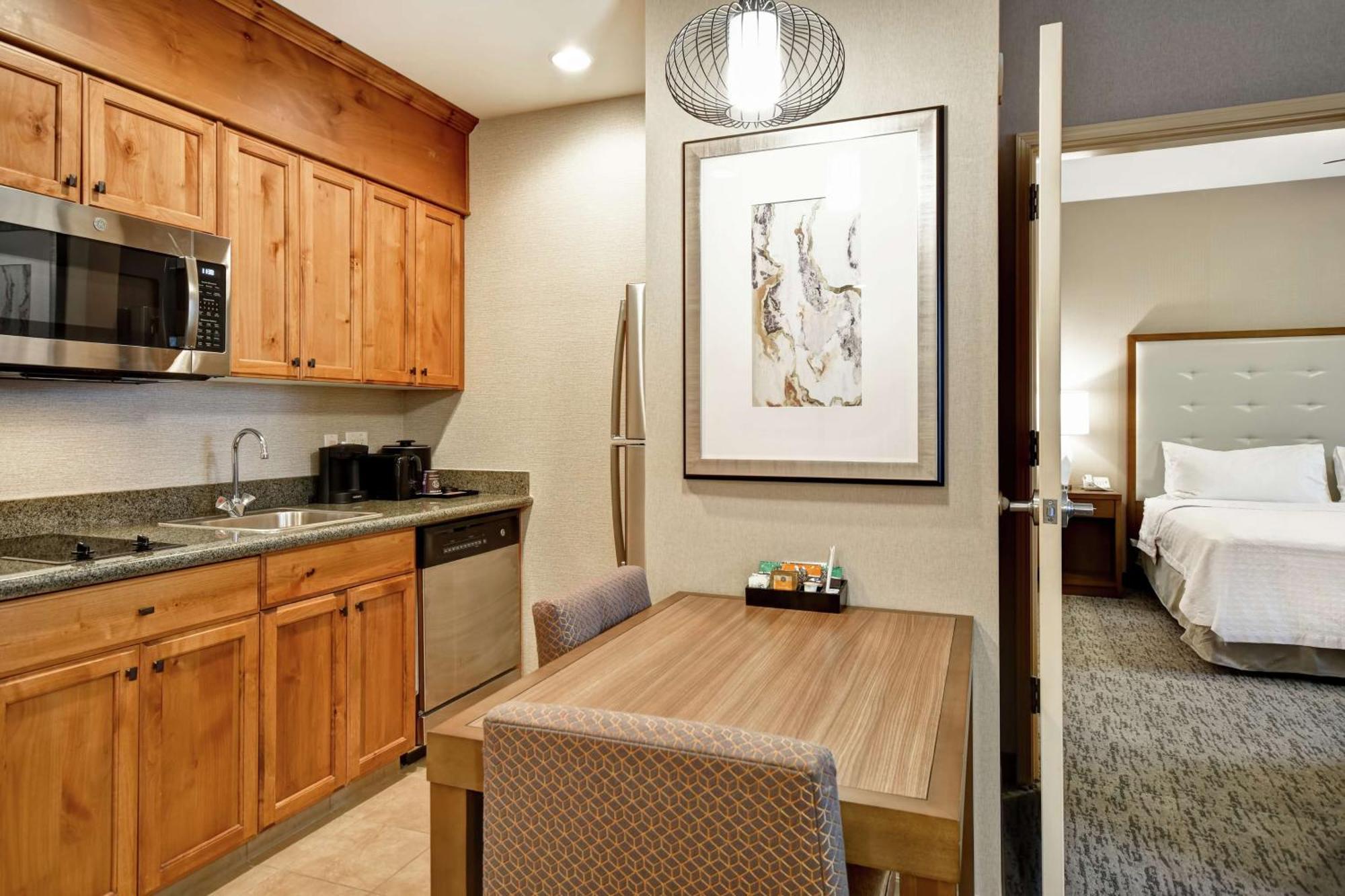 One-Bedroom King Suite Non-Smoking