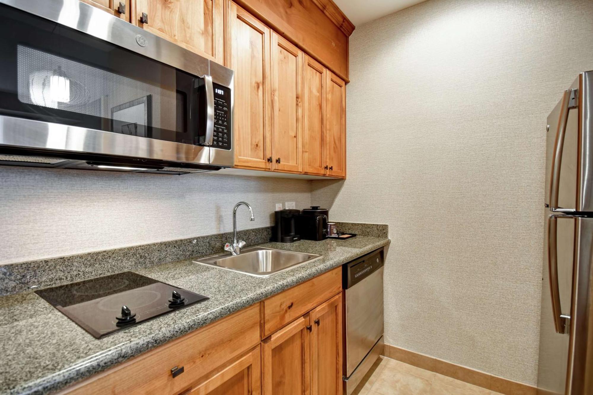 Two Bedroom Suite One King Two Queen Beds Non-Smoking