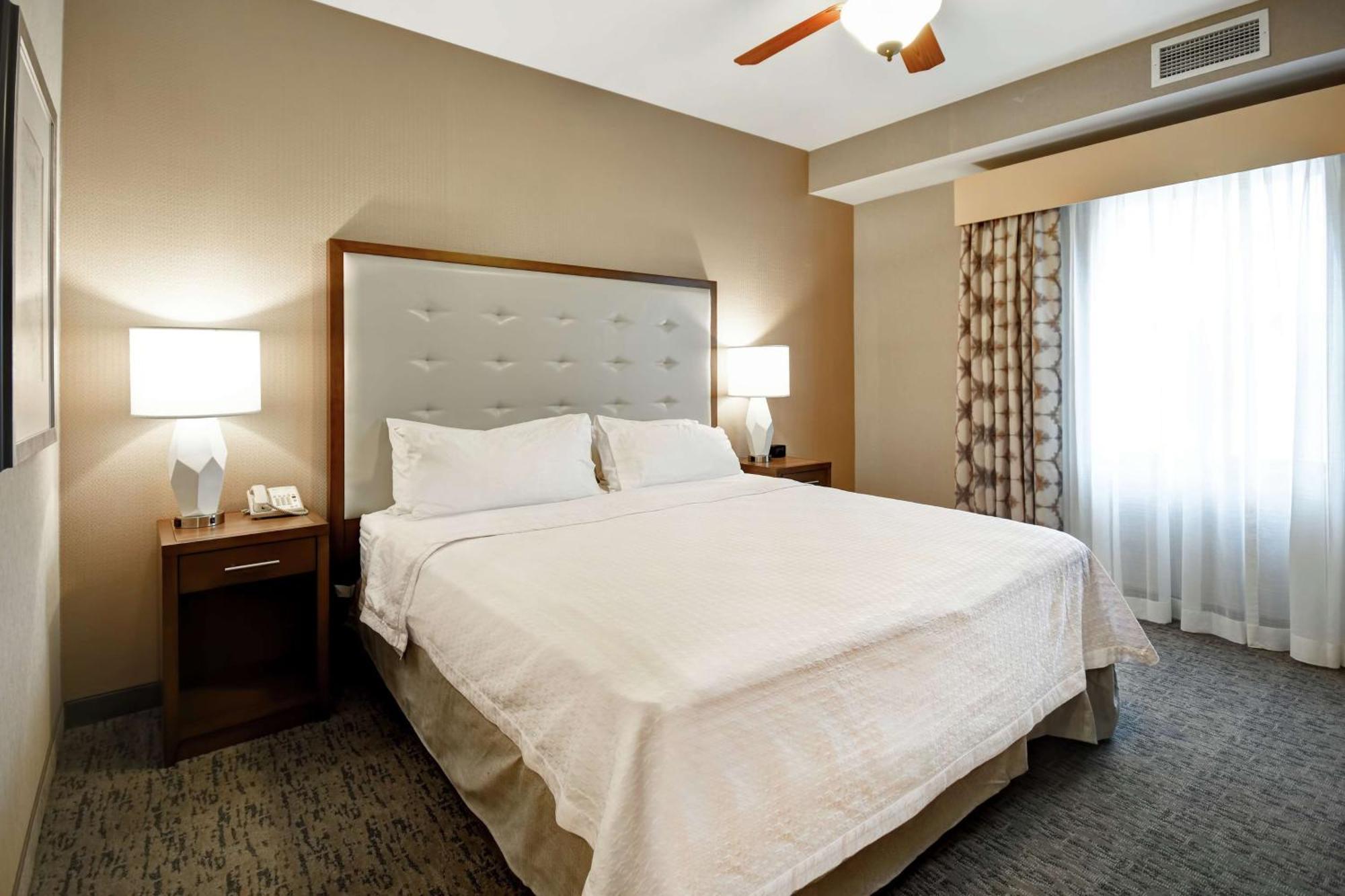 One-Bedroom King Suite Non-Smoking