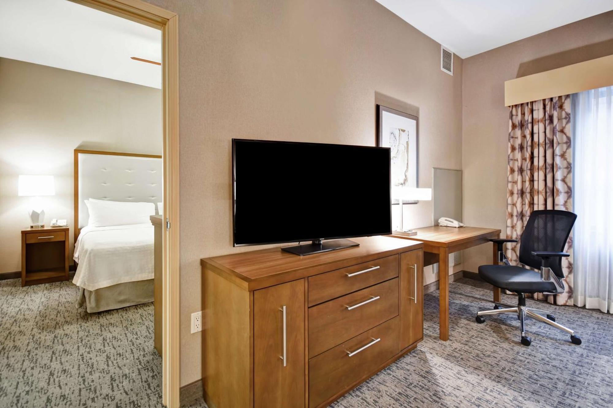 One-Bedroom King Suite Non-Smoking