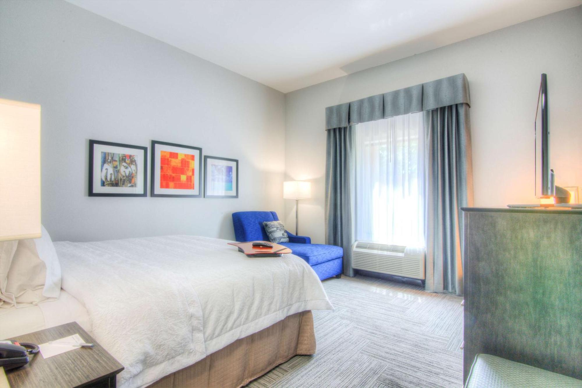 King Room Hearing Access or Non-Smoking