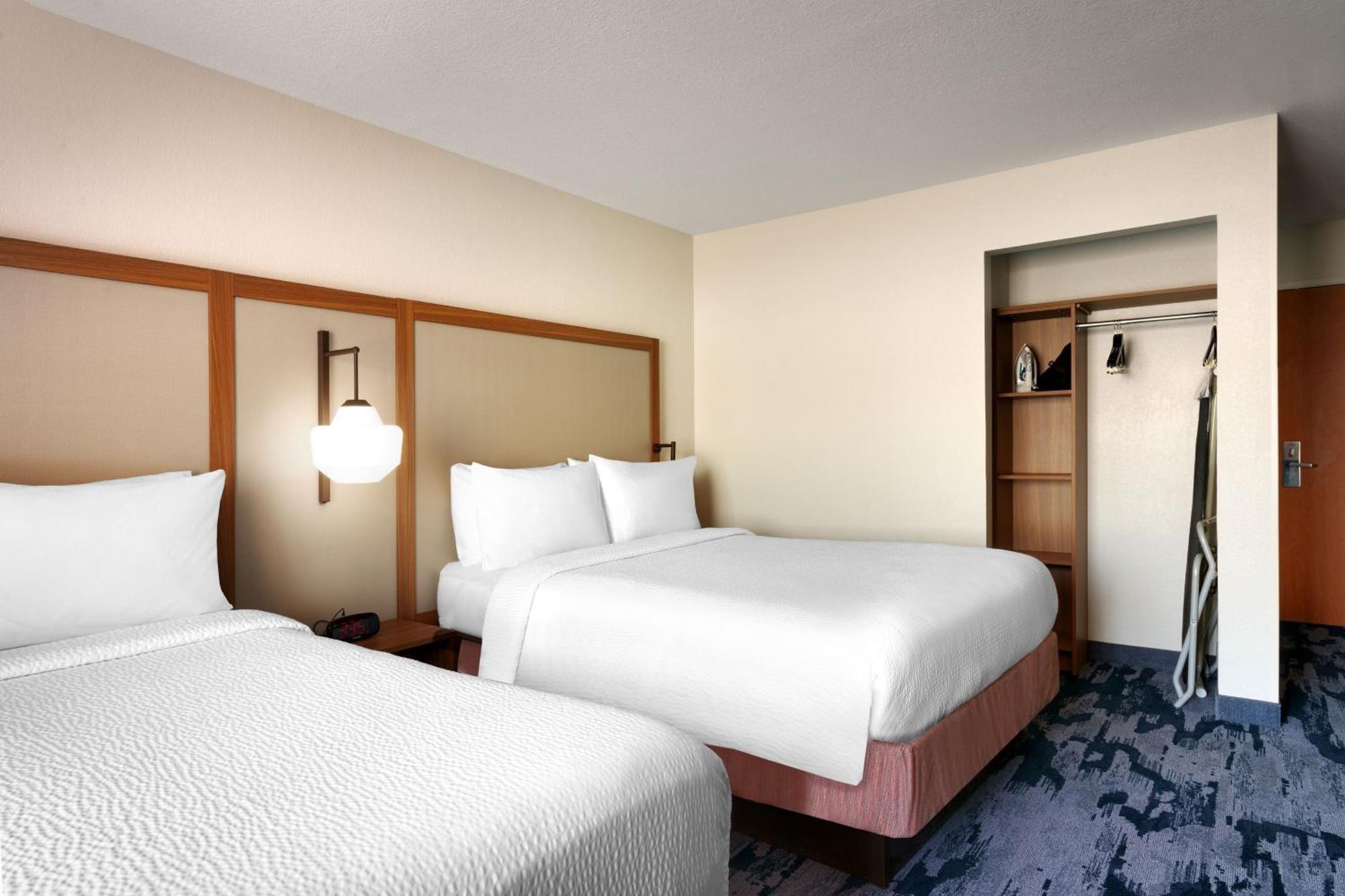 Queen Room Two Queen Beds Hearing Accessible