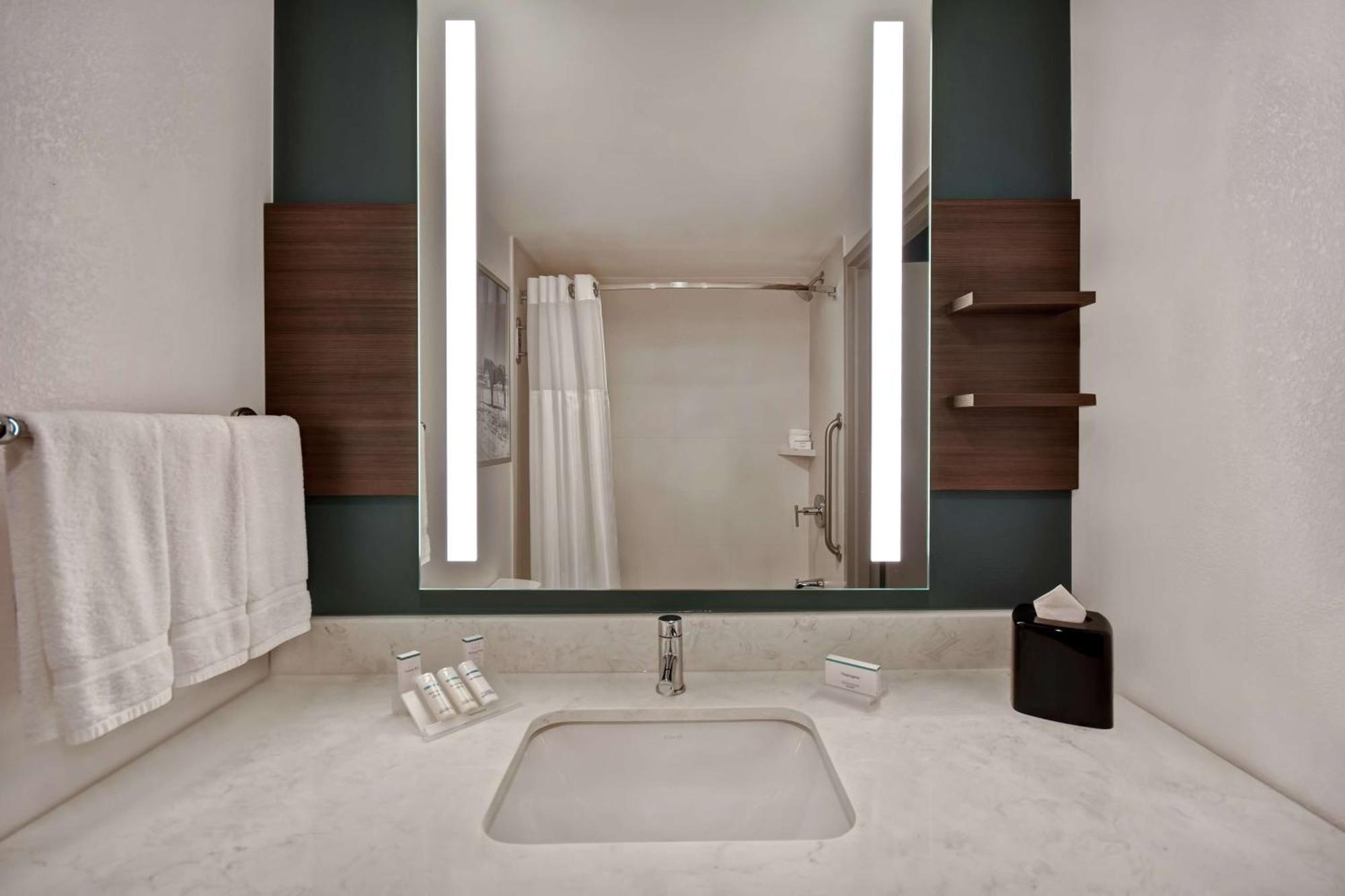 Queen Room Two Queen Beds