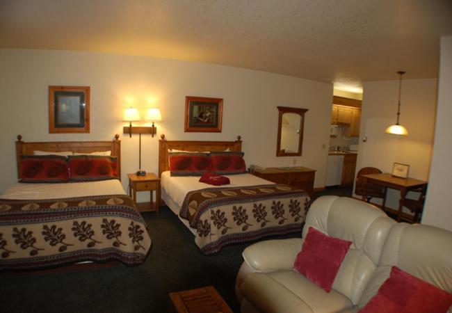 Deluxe Queen Room Two Queen Beds
