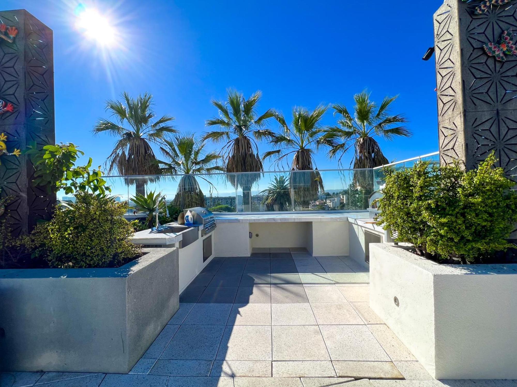 Studio Balcony