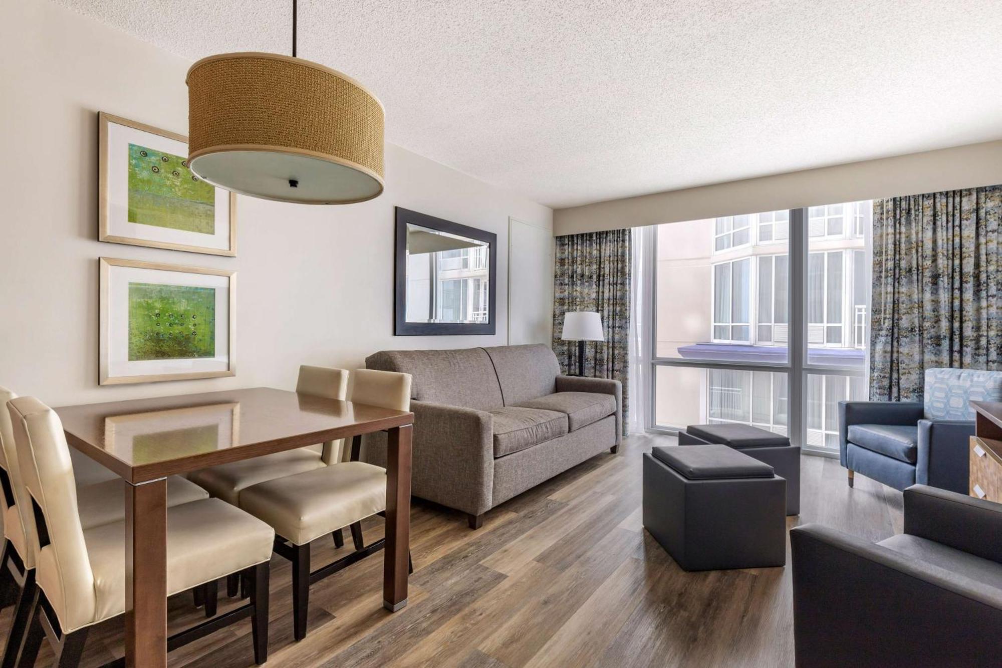 One-Bedroom King Suite Partial Ocean View
