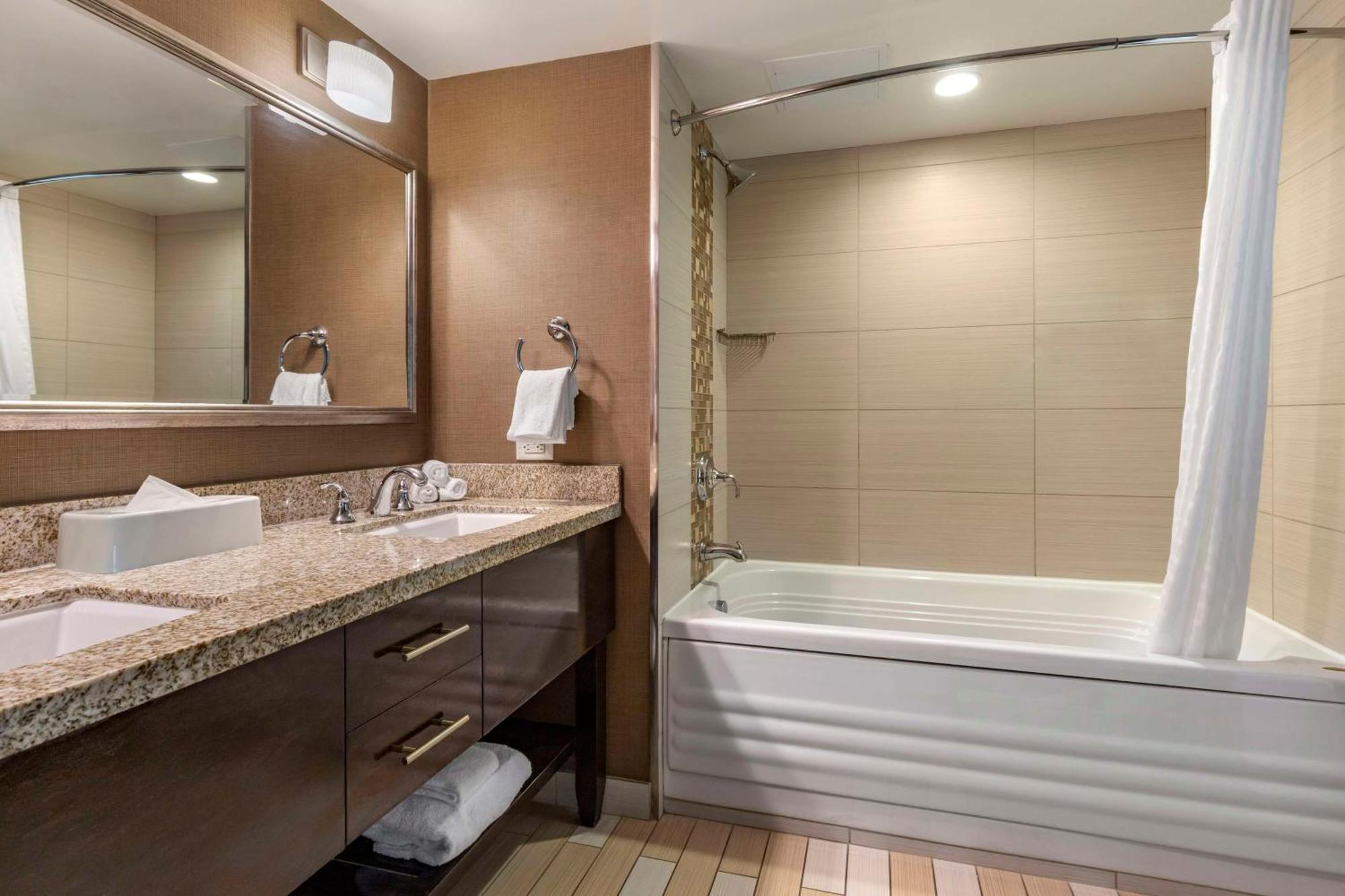 One-Bedroom King Suite Partial Ocean View