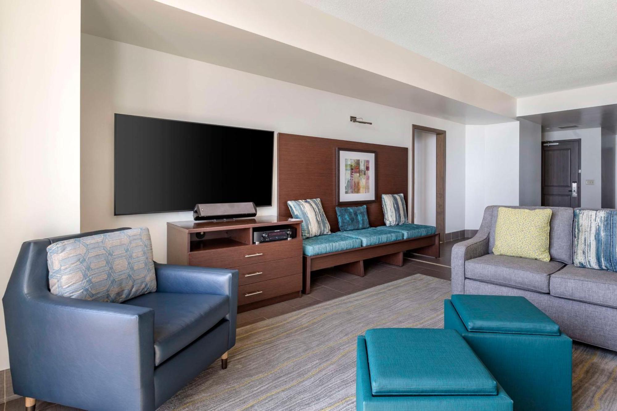 Two-Bedroom King Suite Ocean Front
