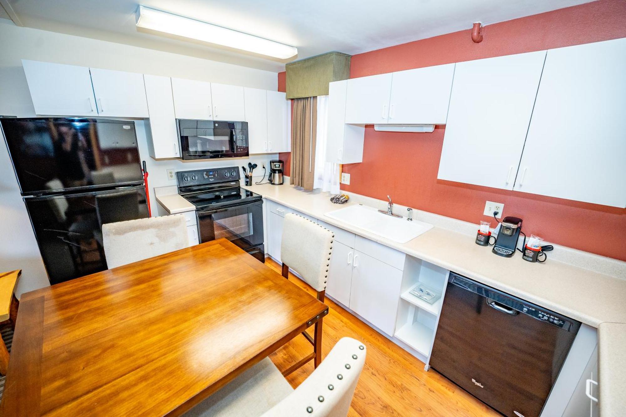 Queen Room Two Queen Beds Kitchen Non-Pet Friendly