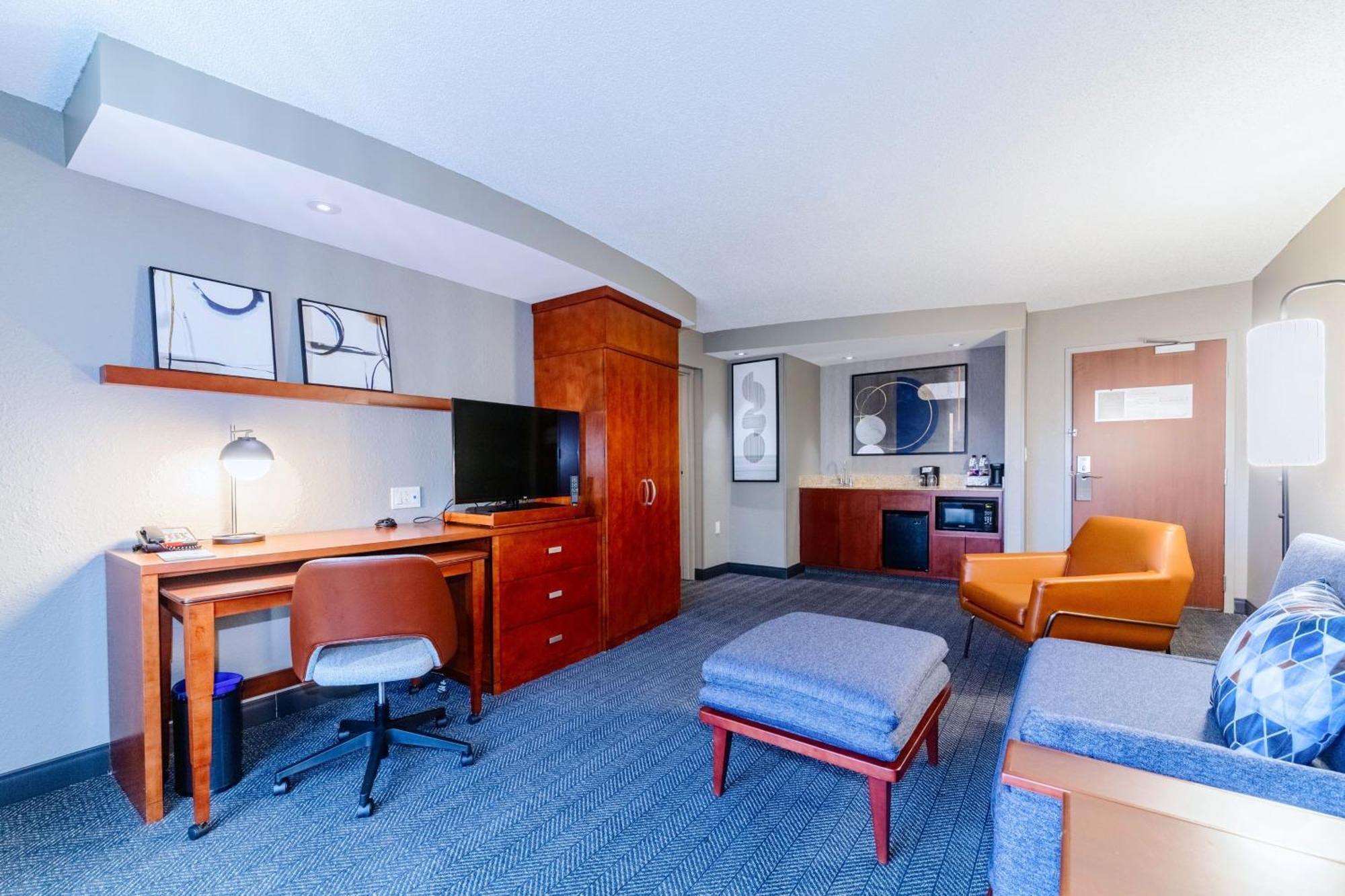 One-Bedroom King Suite Sofa Bed