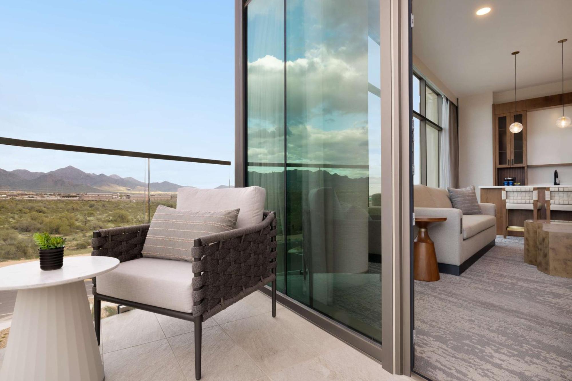King Suite Mountain View