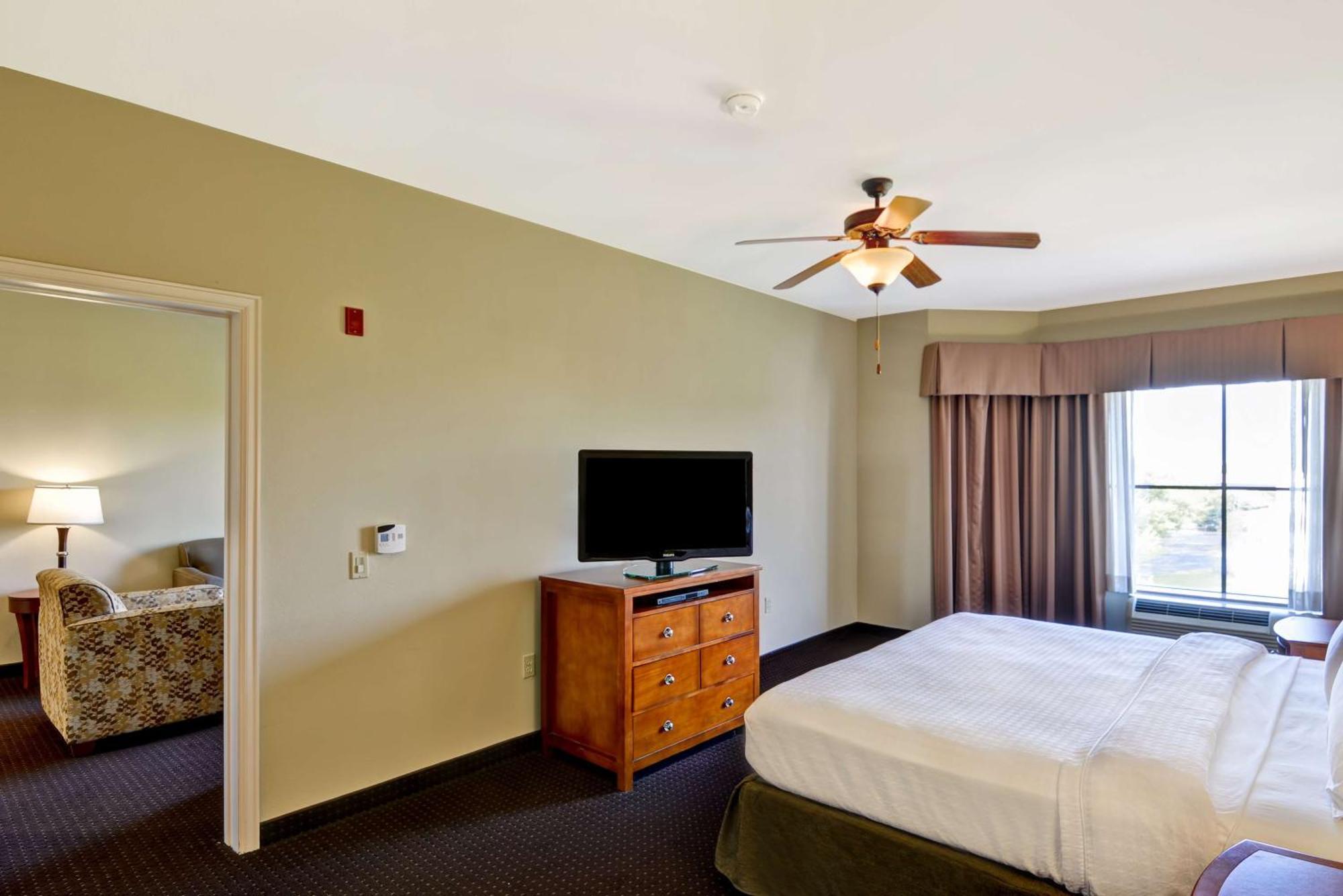 One-Bedroom King Suite Non-Smoking