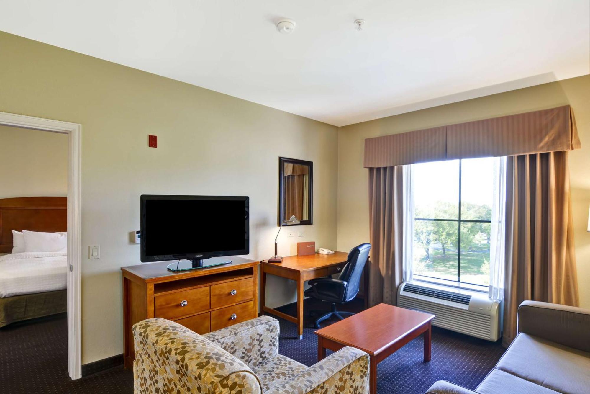 One-Bedroom King Suite Non-Smoking