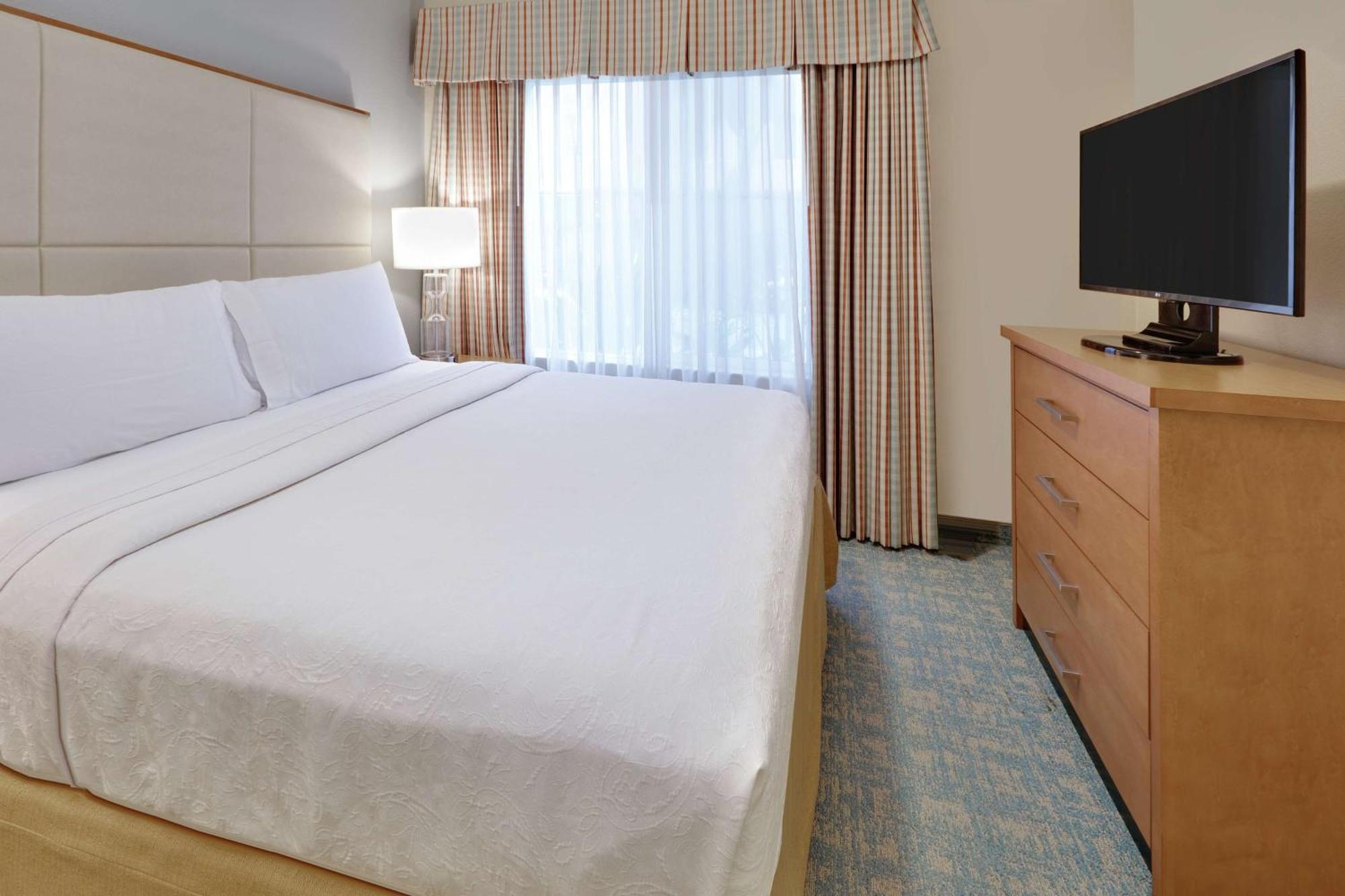 One-Bedroom King Suite Non-Smoking