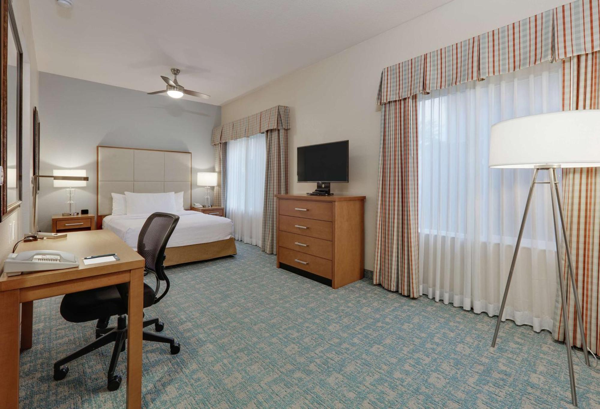 Queen Studio Suite Non-Smoking