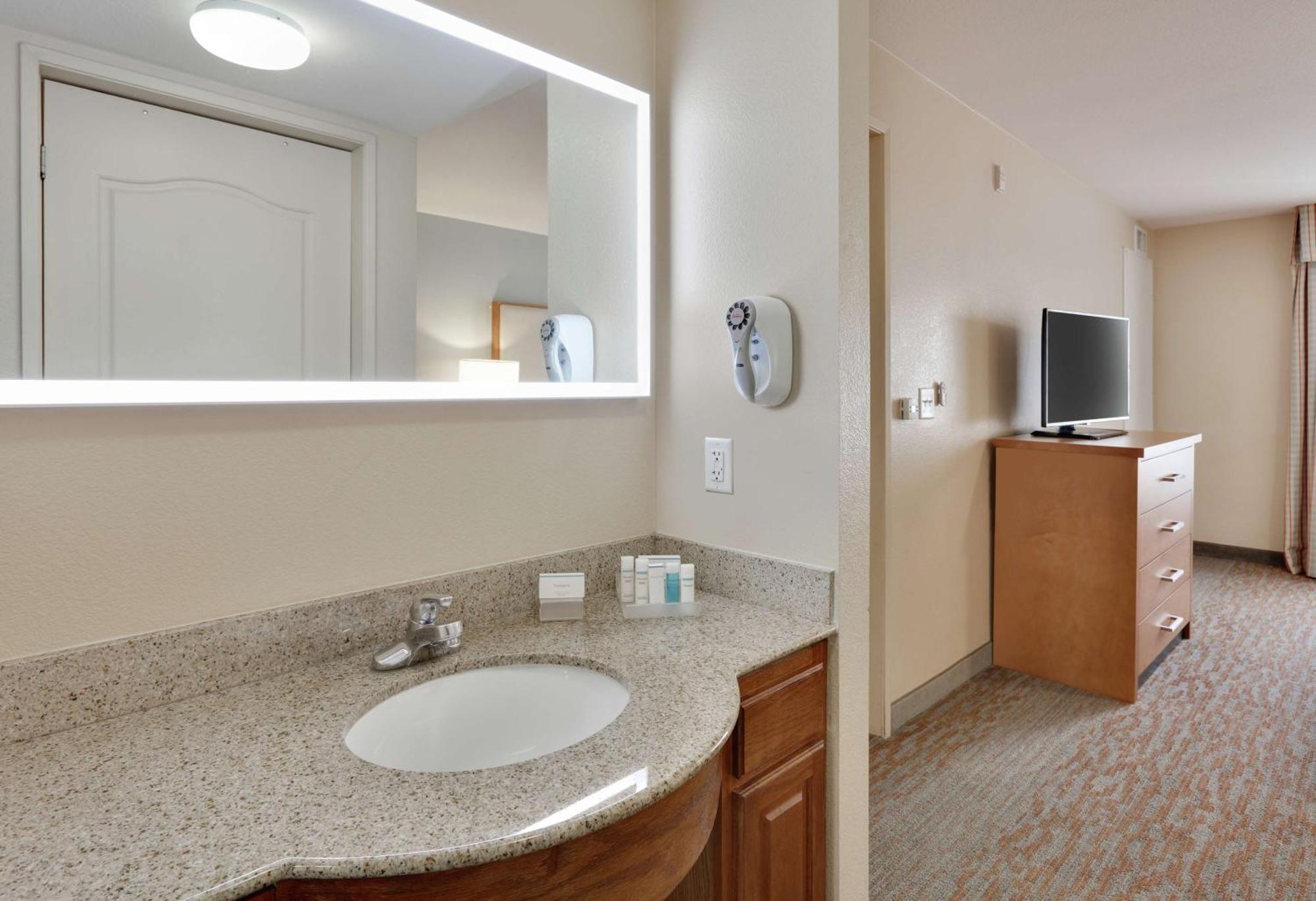 One-Bedroom King Suite Non-Smoking