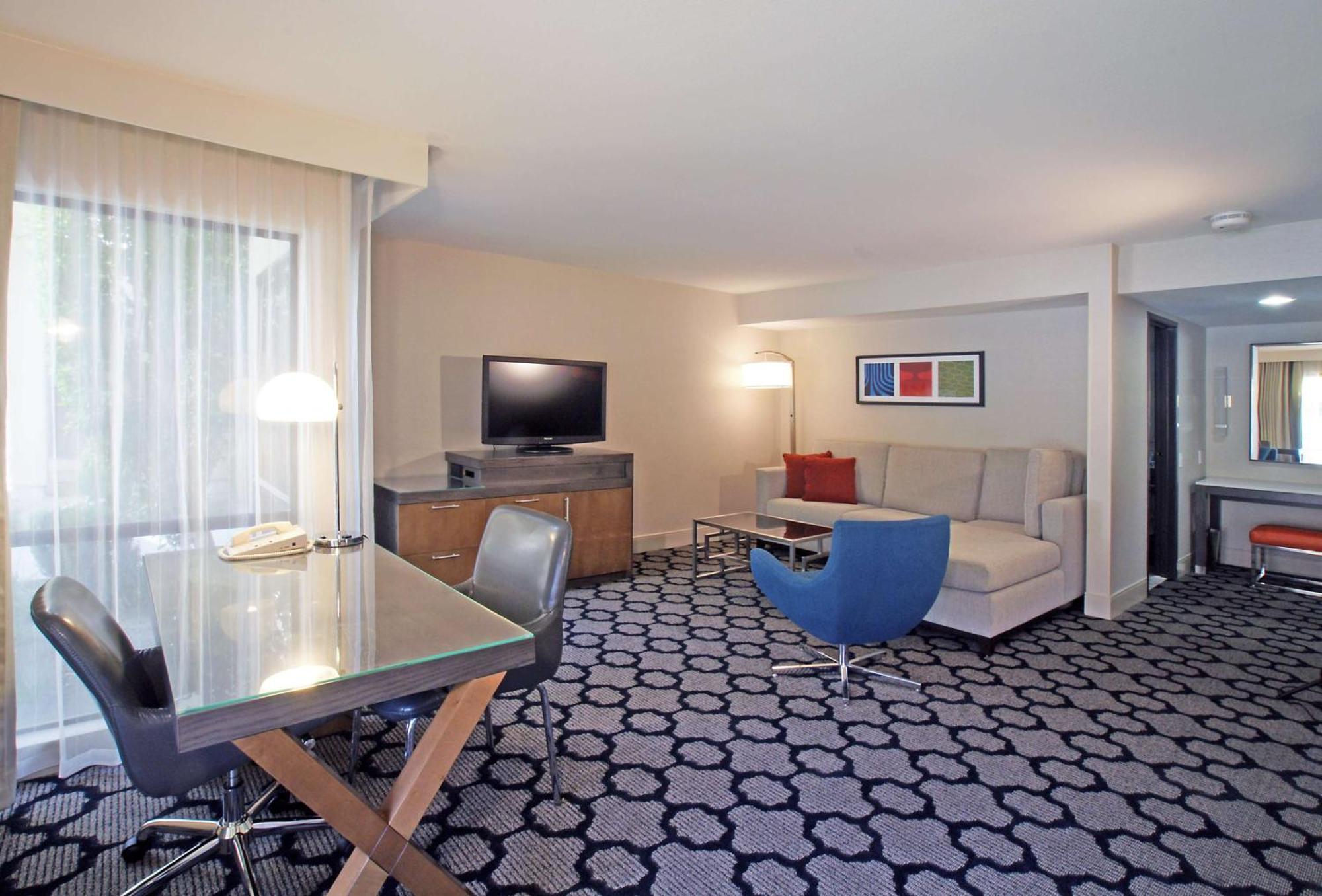 Junior Suite No Resort Fees