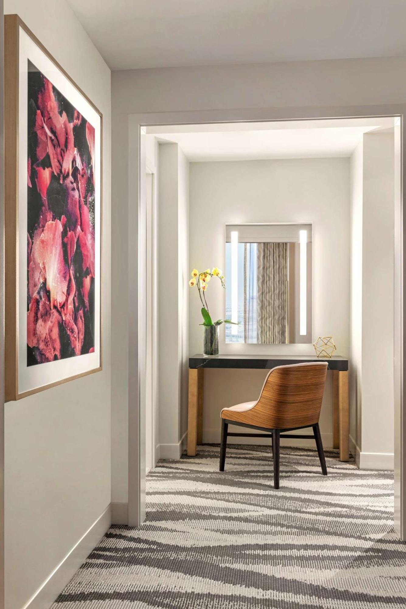 One-Bedroom King Suite City View